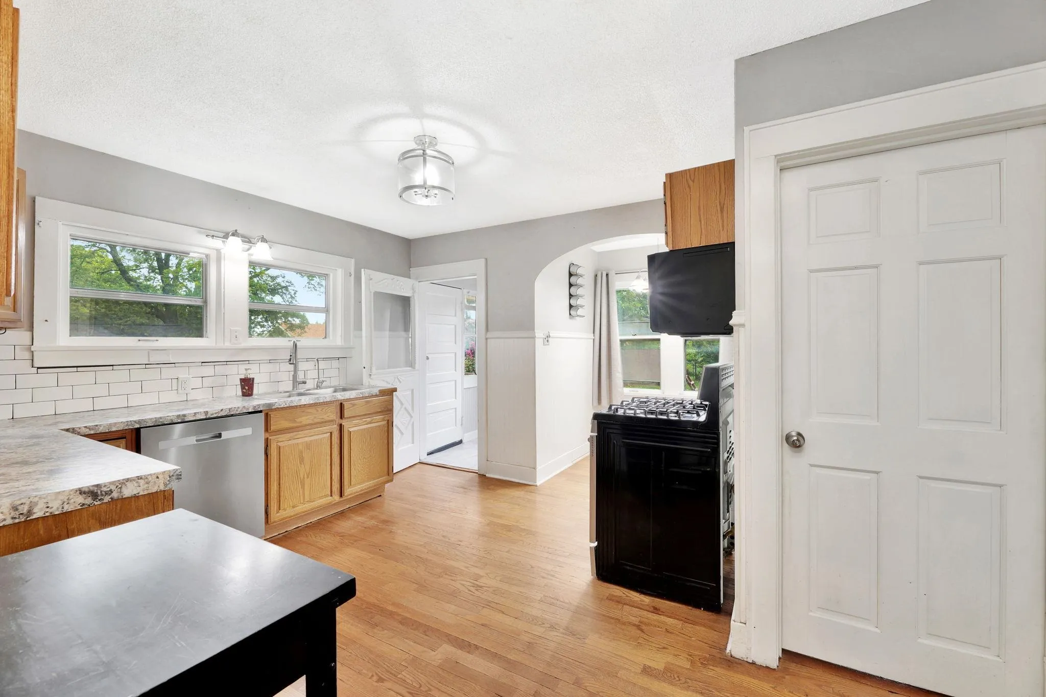 Augusta, Kansas 67010, United States, 4 Bedrooms Bedrooms, ,2 BathroomsBathrooms,Residential,Active,121479