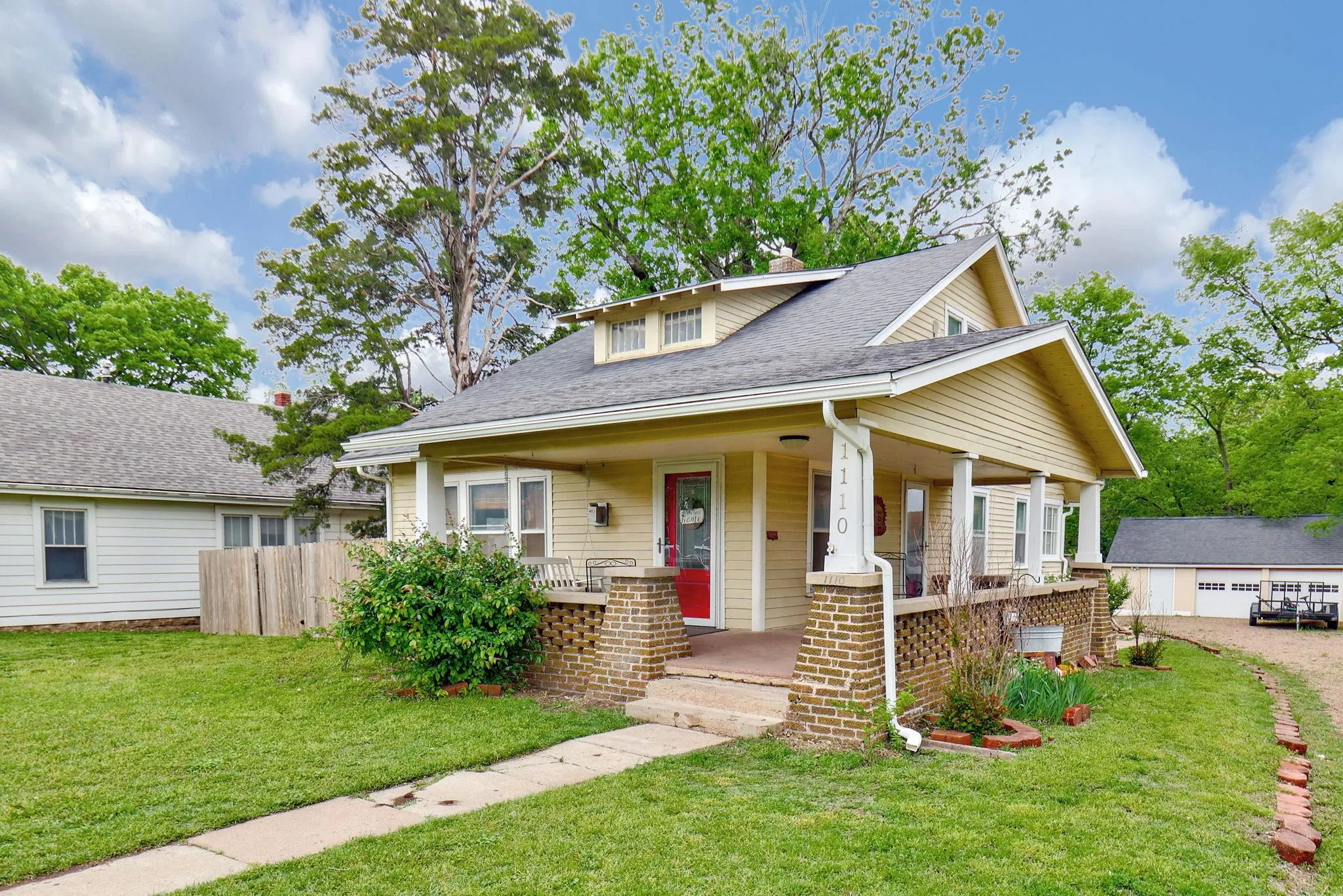 Augusta, Kansas 67010, United States, 4 Bedrooms Bedrooms, ,2 BathroomsBathrooms,Residential,Active,121479