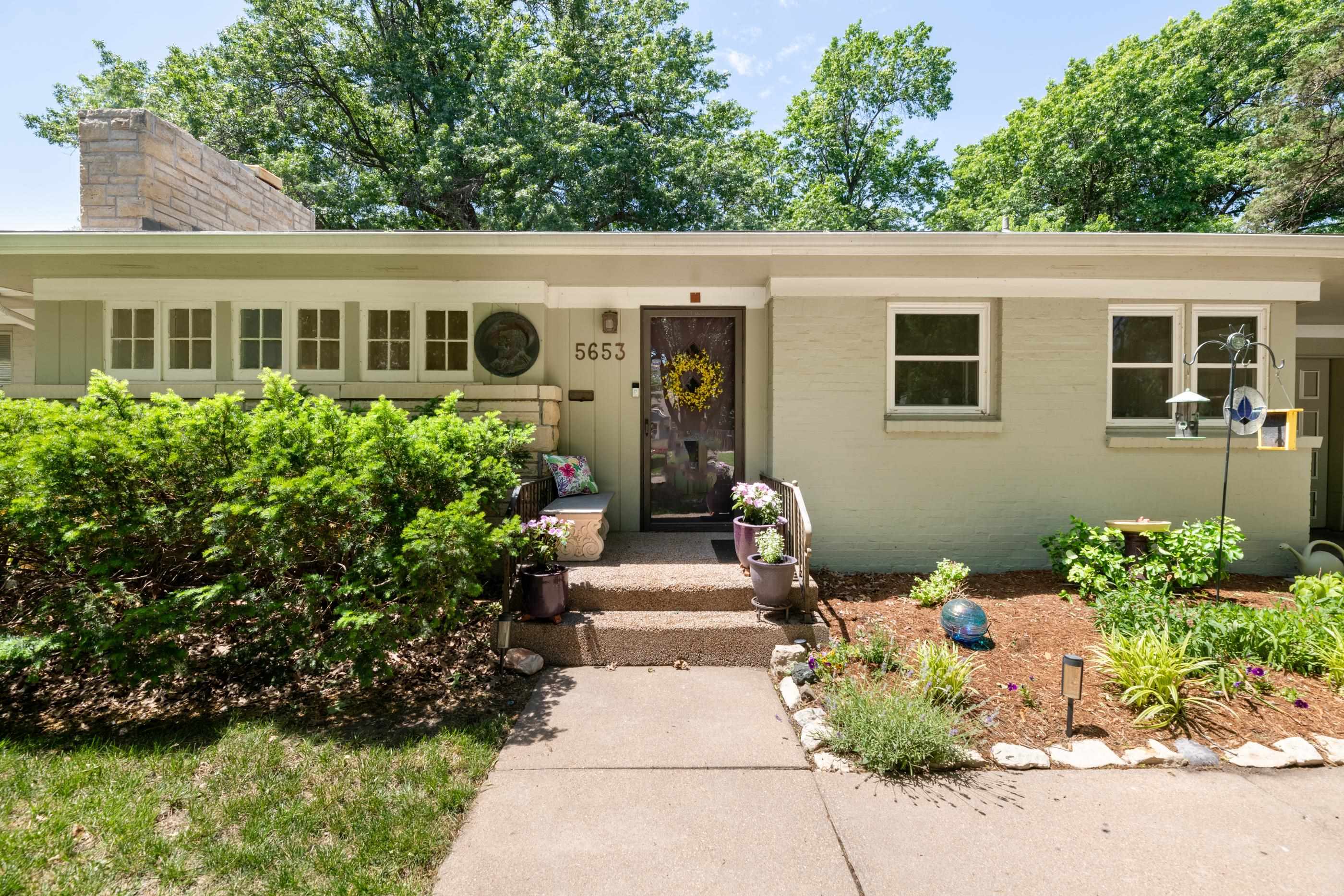 5653 E Park Hollow Dr, Wichita, Kansas image 3