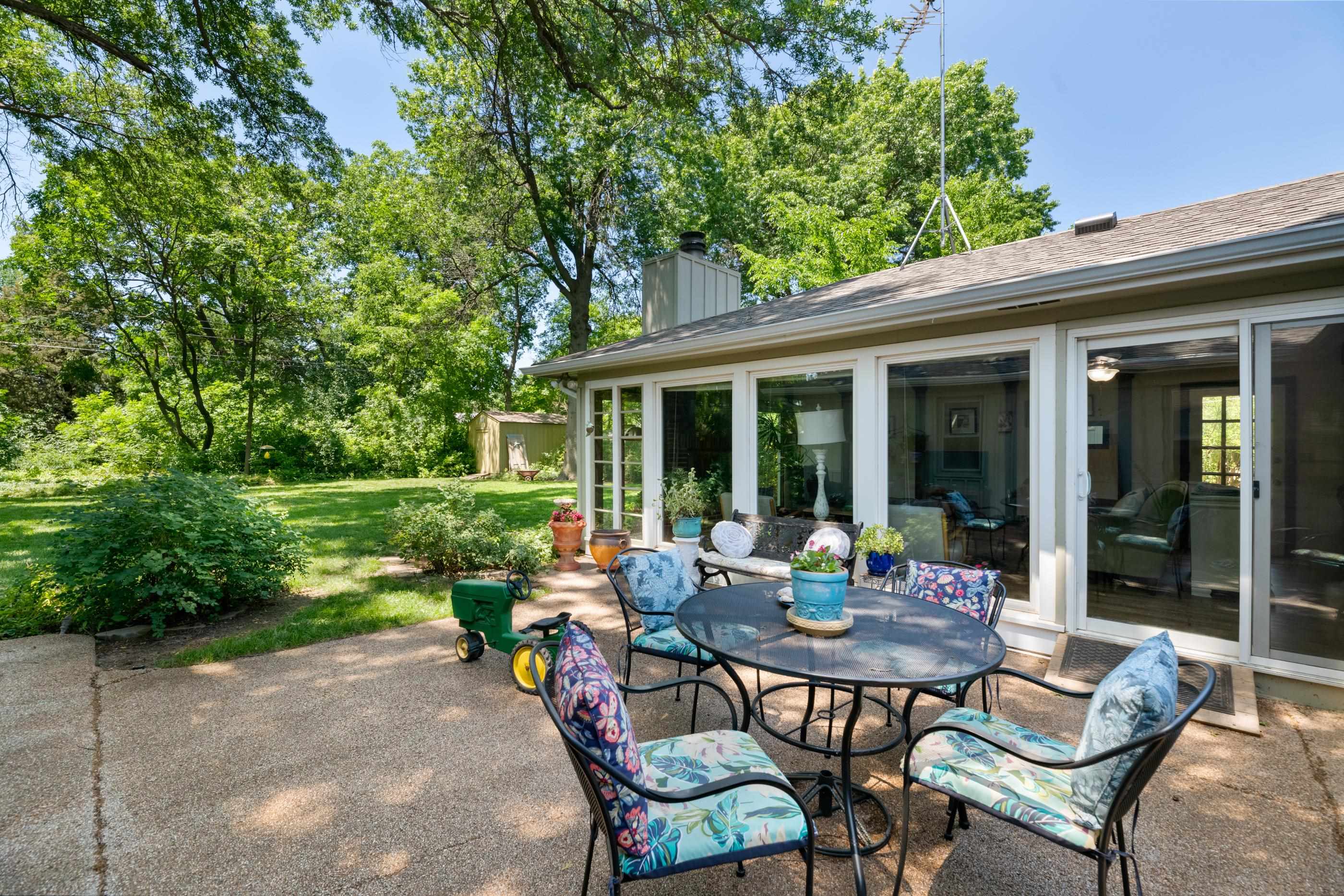 5653 E Park Hollow Dr, Wichita, Kansas image 4