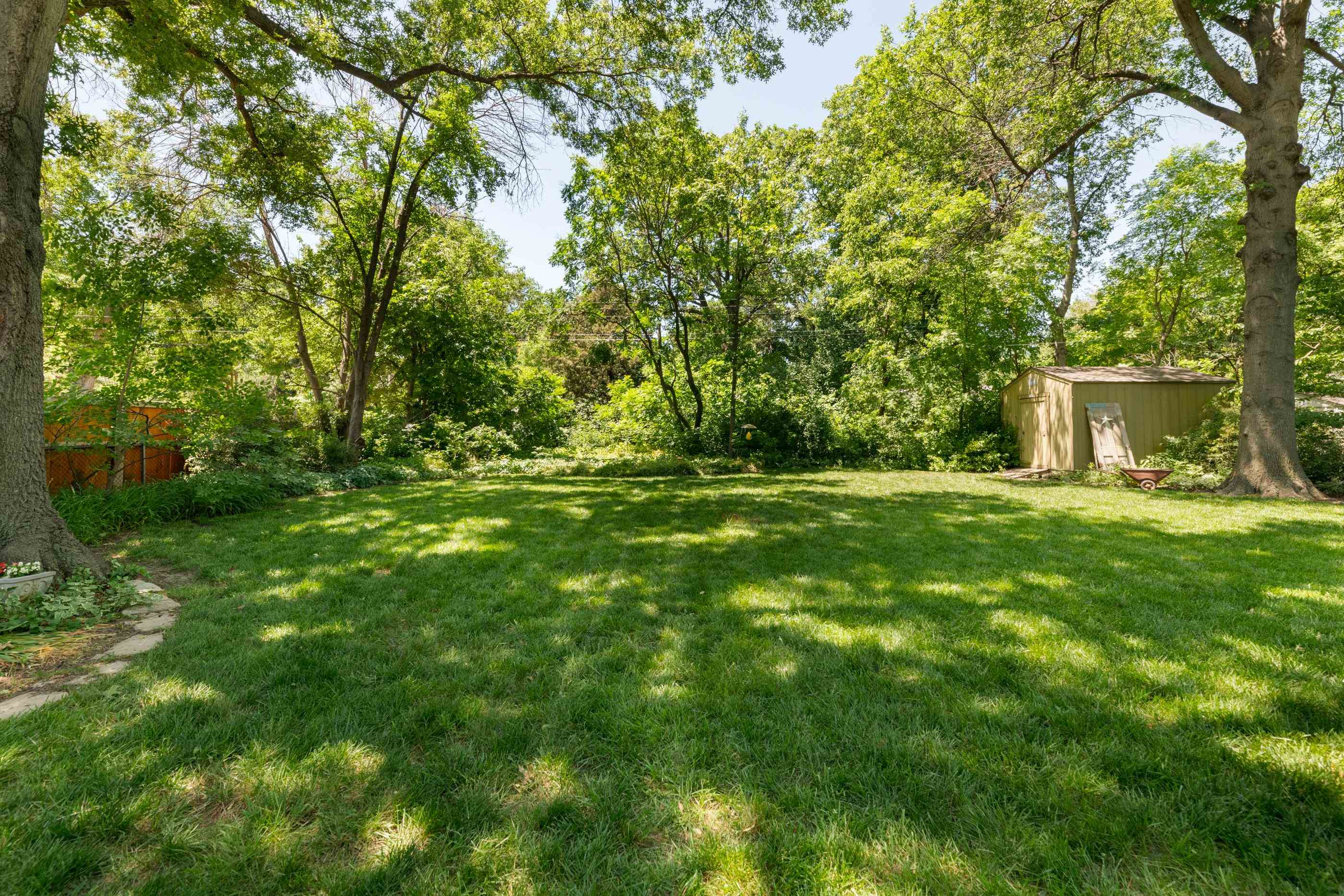 5653 E Park Hollow Dr, Wichita, Kansas image 7
