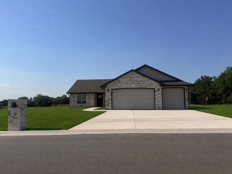 Homes For Sale - 813 W Songbird St<br/> Butler County, Andover, KS 67002