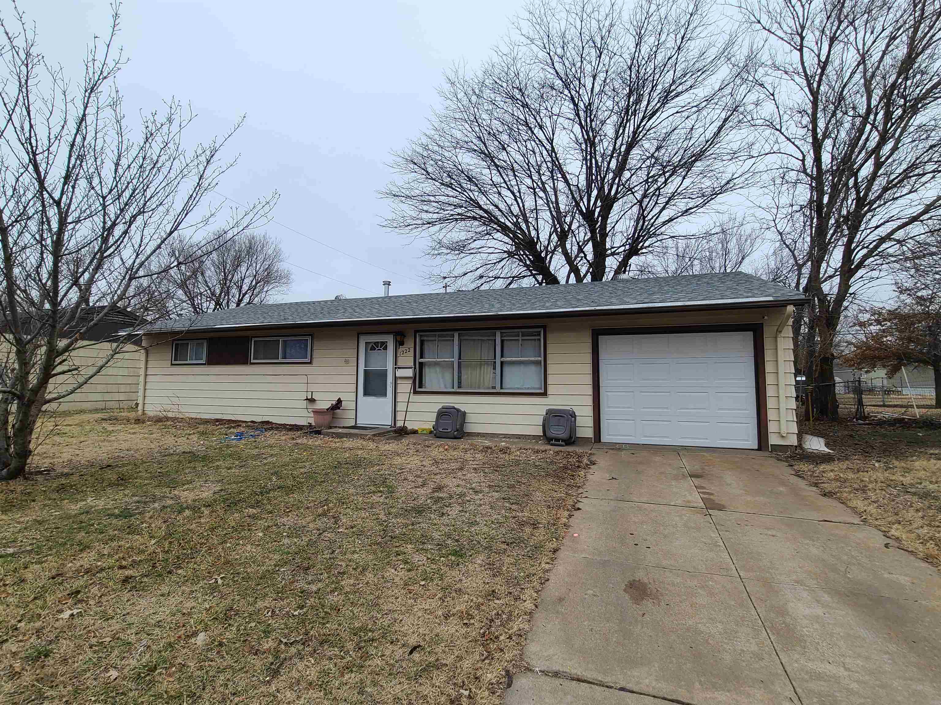 1222 Apache Dr, Salina, Kansas image 1