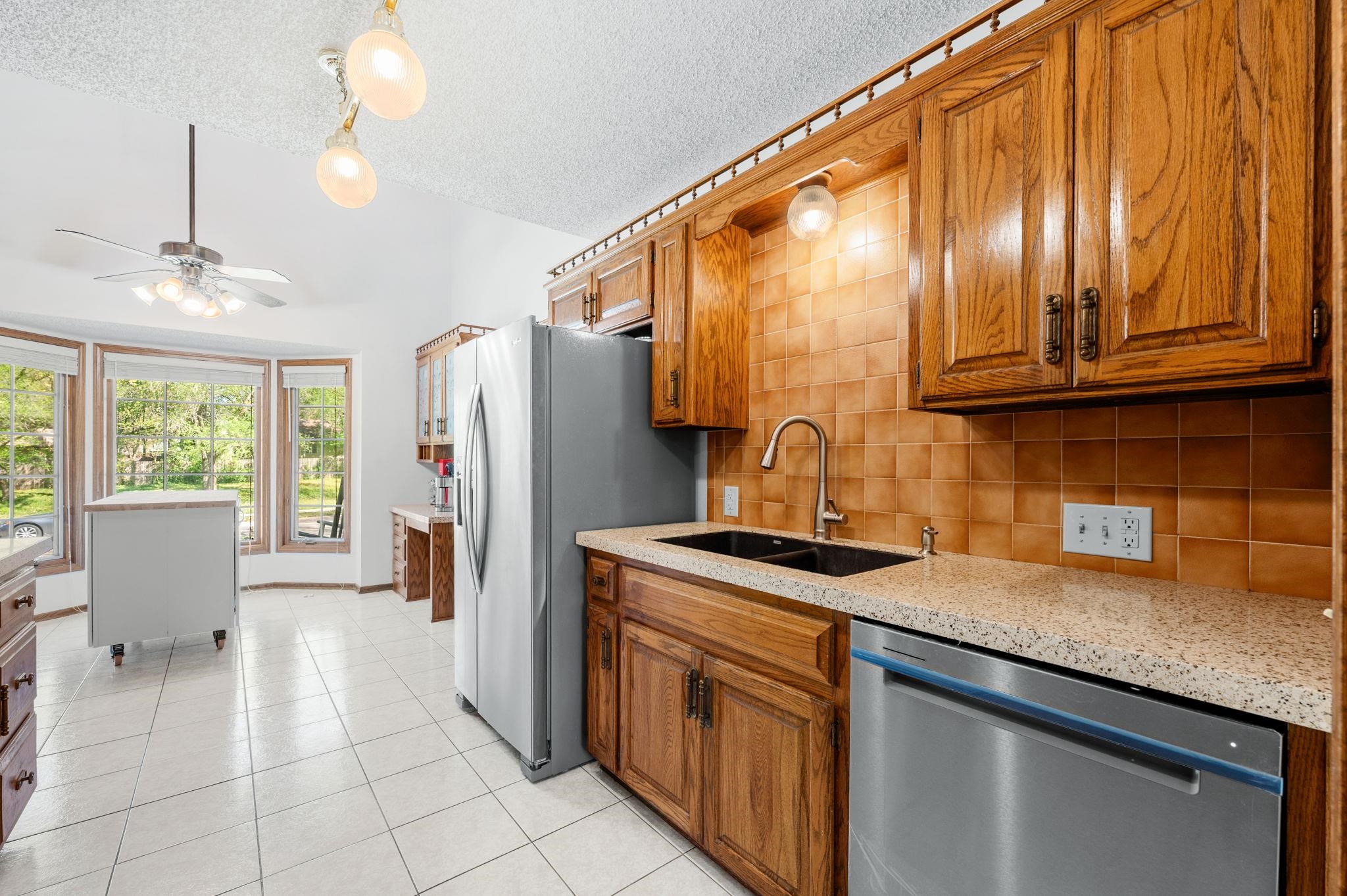 1407 E Hickory Br, Derby, Kansas image 9