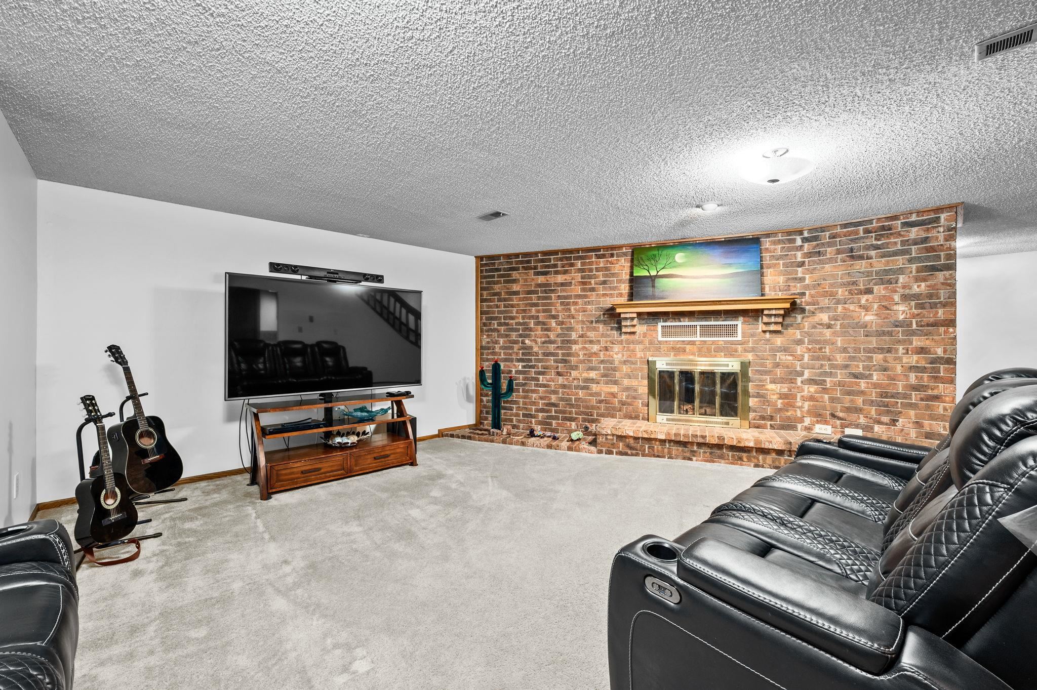 1407 E Hickory Br, Derby, Kansas image 29