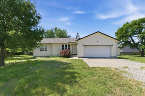 Homes For Sale - 1521 E Rose Lane<br/> Andover, KS 67002