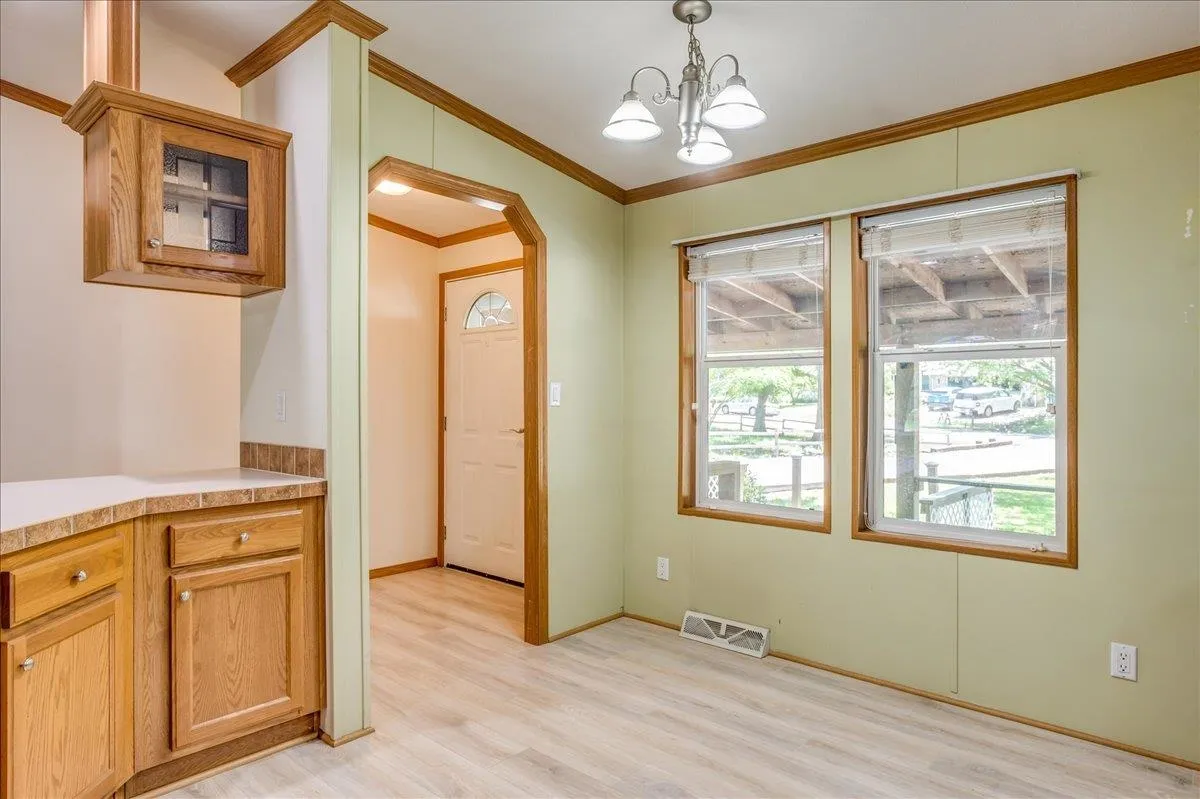 Derby, Kansas 67037, United States, 3 Bedrooms Bedrooms, ,2 BathroomsBathrooms,Residential,Pending,130137