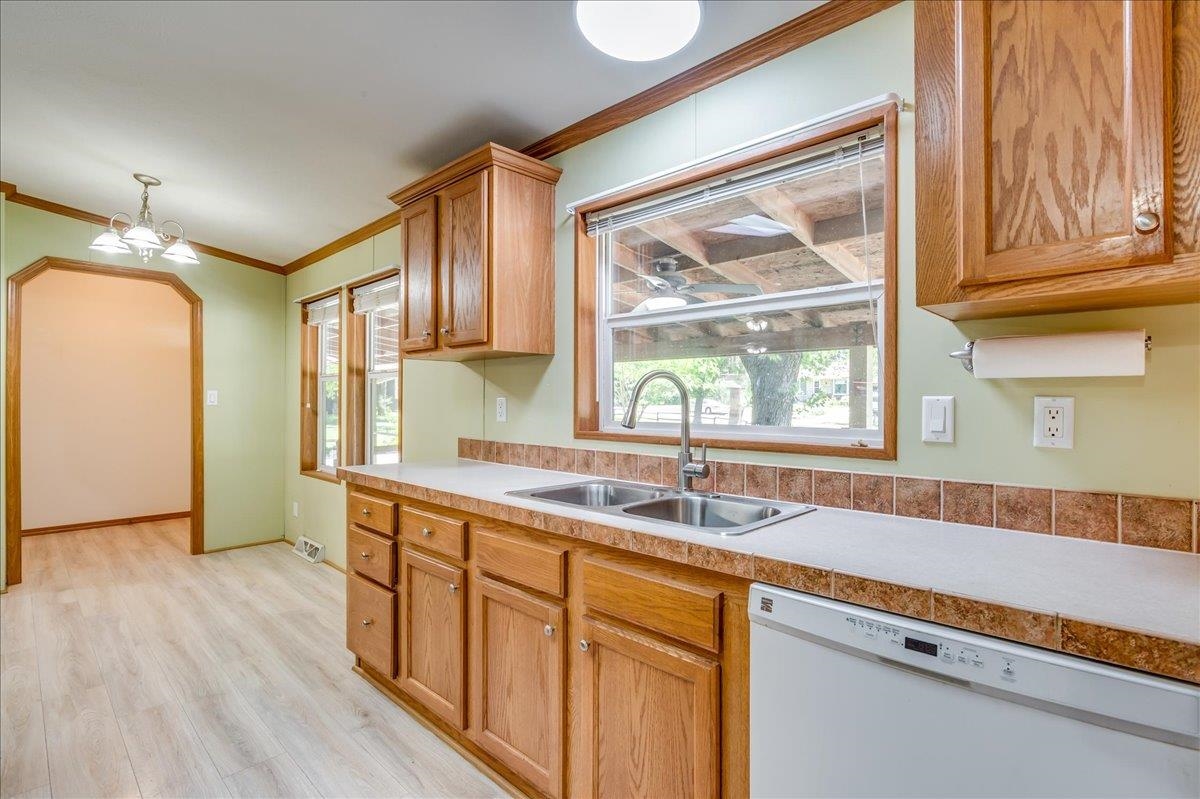 420 W Conyers Ave, Derby, Kansas image 13