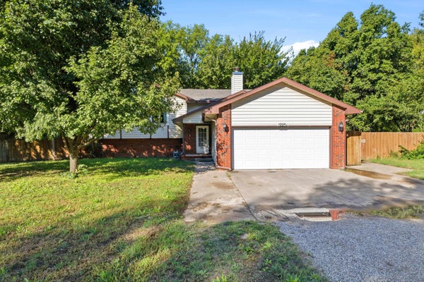 1225 N WILD TURKEY DR, DERBY, KS 67037 - Image c40fb34127fcd71c2880bec074ebe7b9/3652514787
