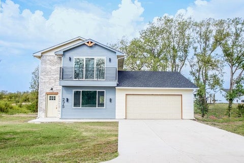 Homes For Sale - 275 S Arborvalley Way<br/> Valley Center, KS 67147