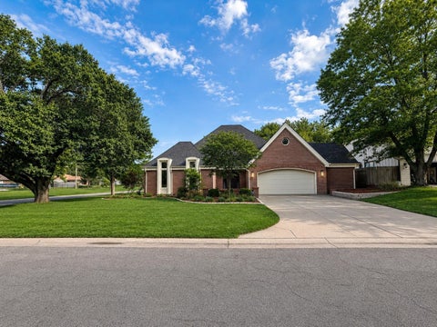 Townhouse For Sale - 6904 E Aberdeen St<br/> Wichita, VA 67206