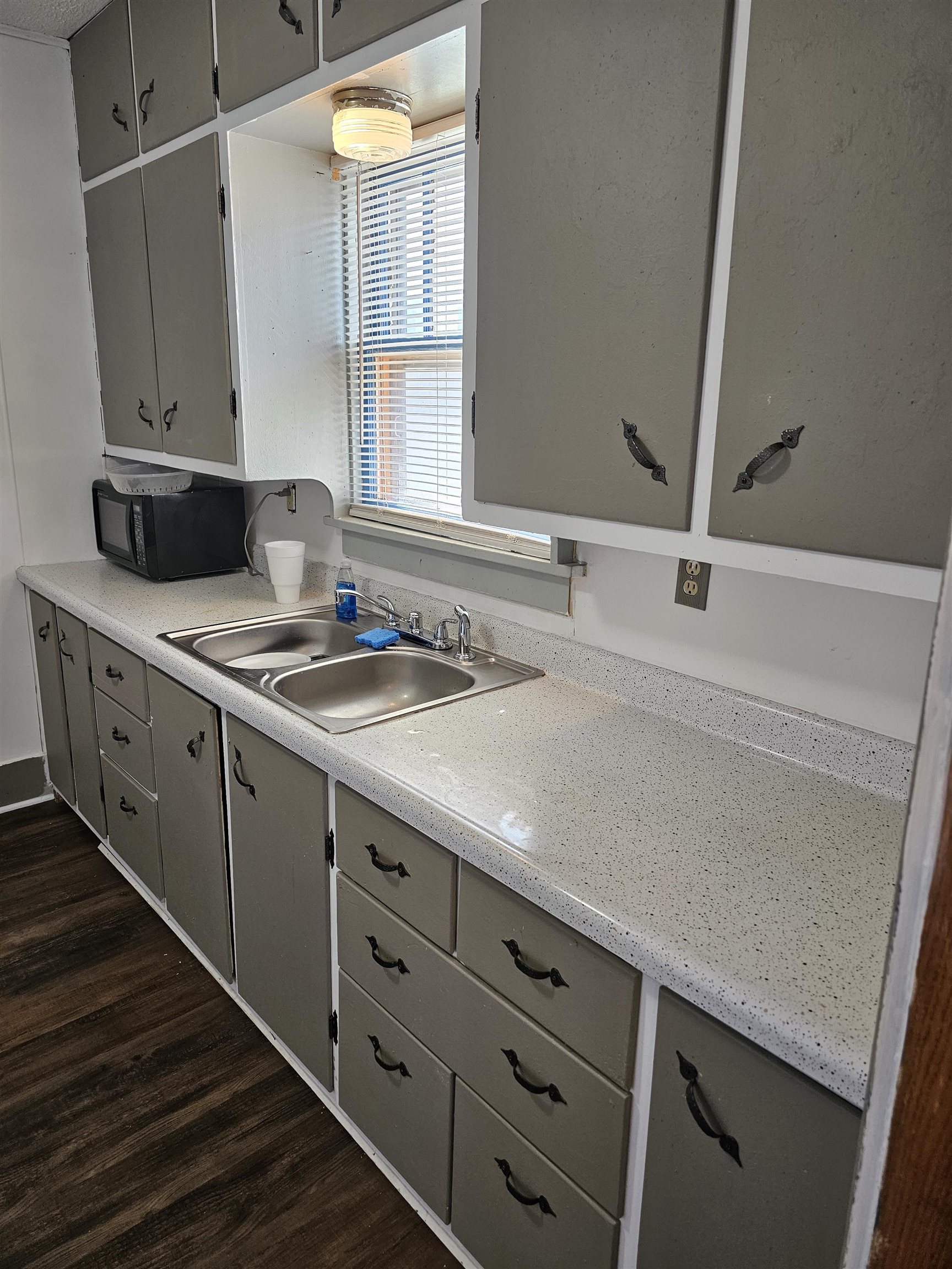 904 E Ash St, Salina, Kansas image 13