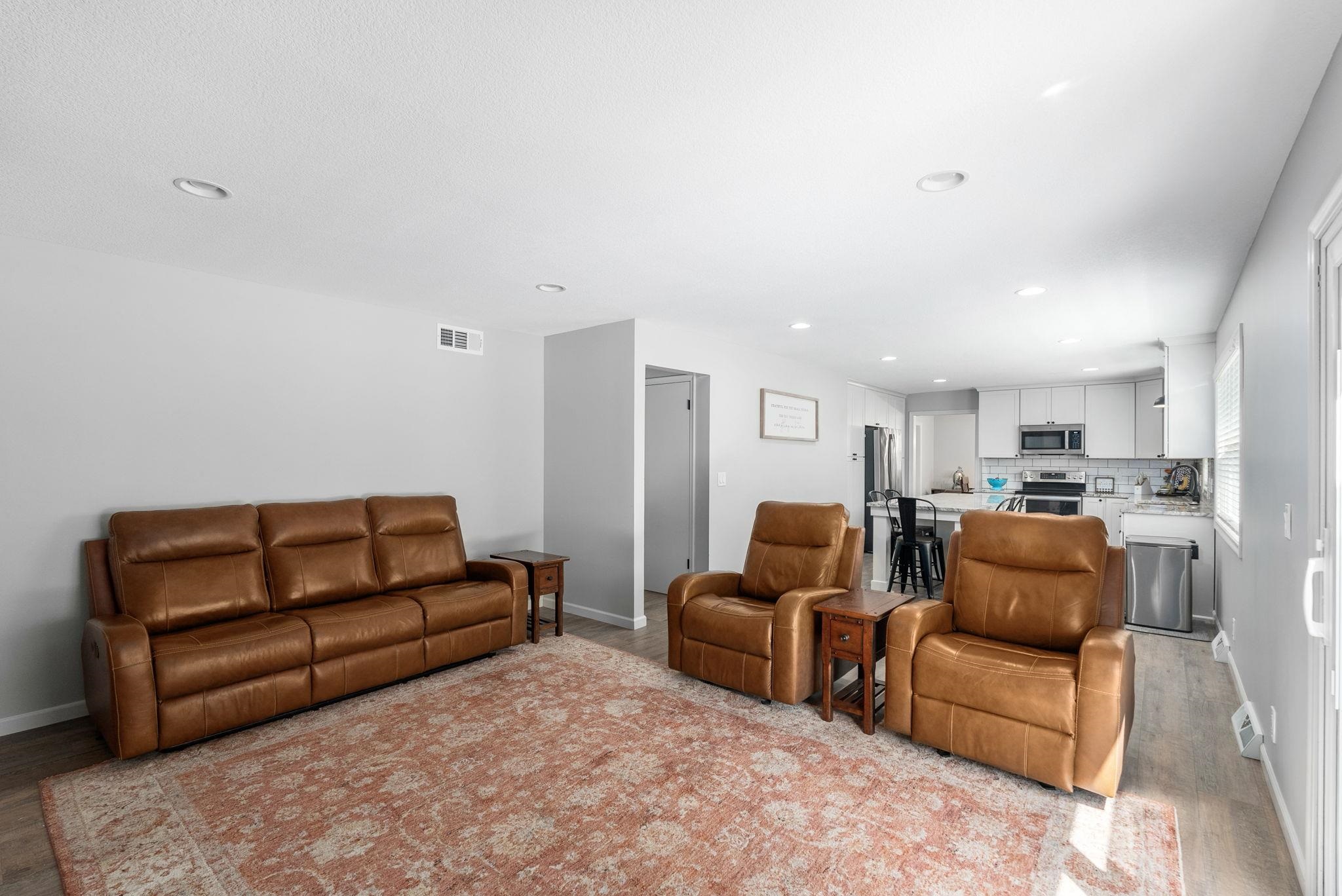 626 S Hidden Valley Dr, Wichita, Kansas image 6
