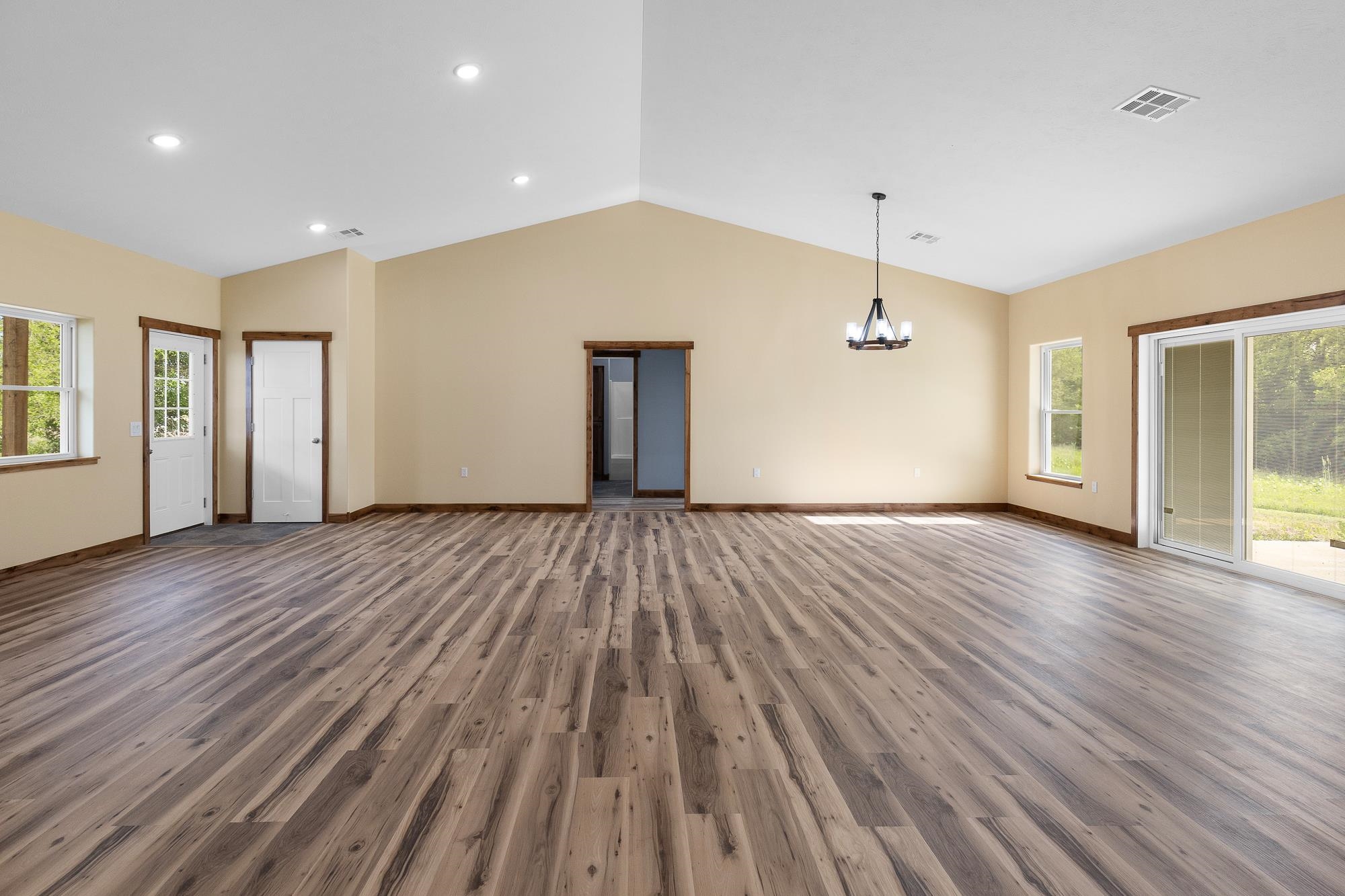 2592 NE 10 St, Kingman, Kansas image 5