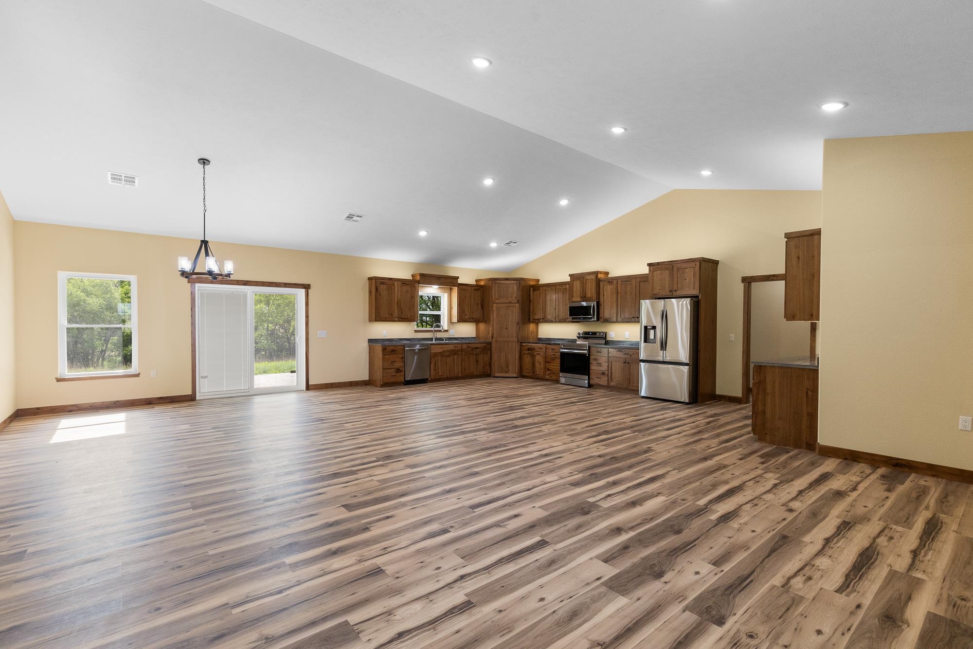 2592 NE 10 St, Kingman, Kansas image 3
