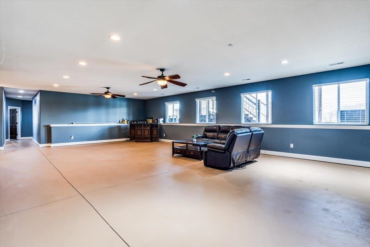 3300 S Deer Creek St, Goddard, Kansas image 30