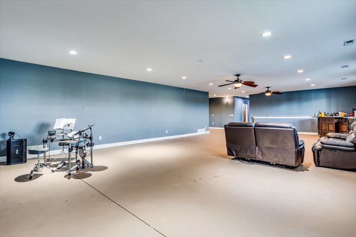 3300 S Deer Creek St, Goddard, Kansas image 31