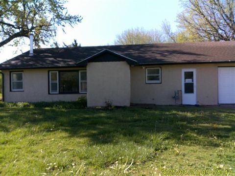 Homes For Sale - 135 W Grove St<br/> Mcpherson County, Canton, KS 67428