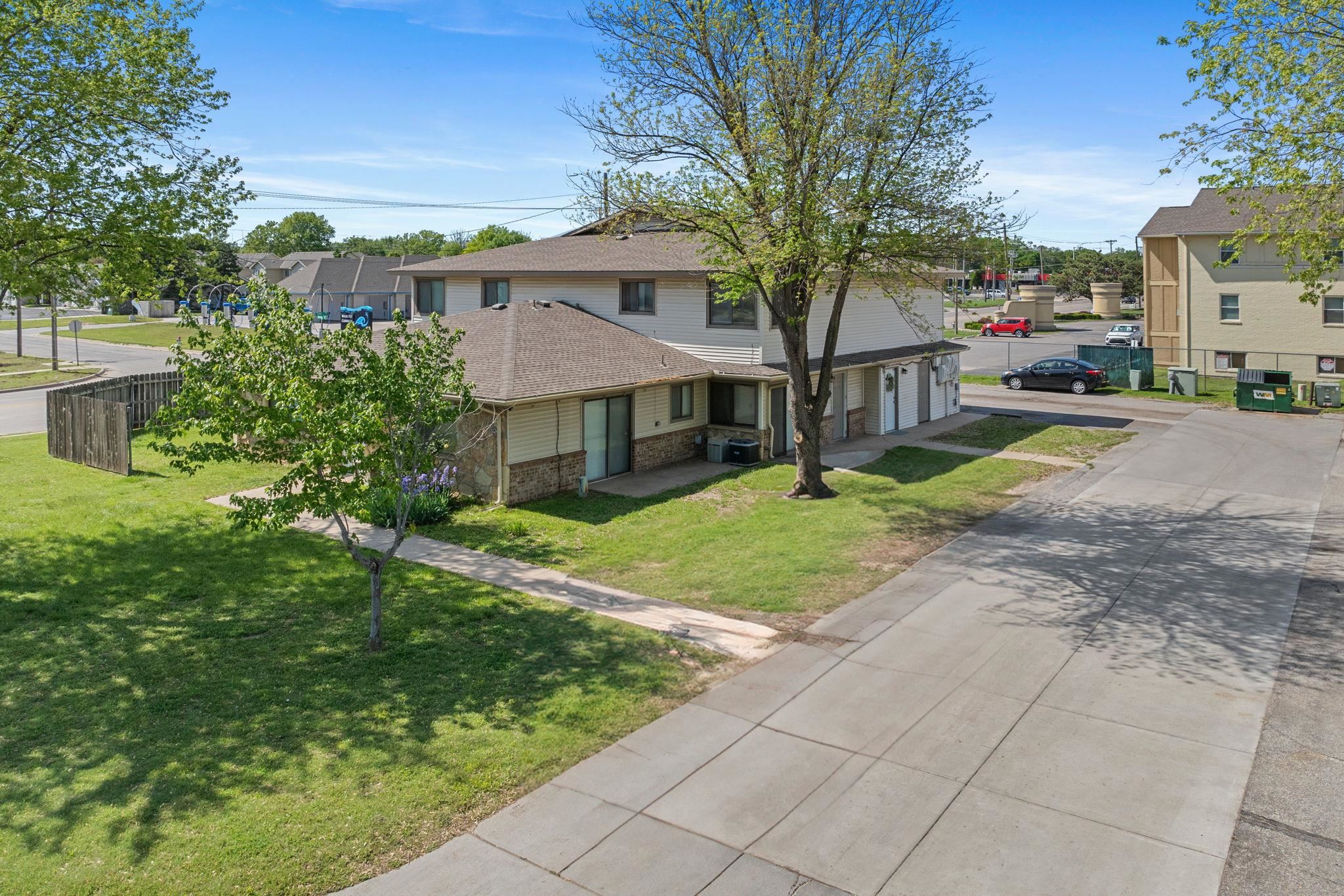 8724 W University St, Wichita, Kansas image 22