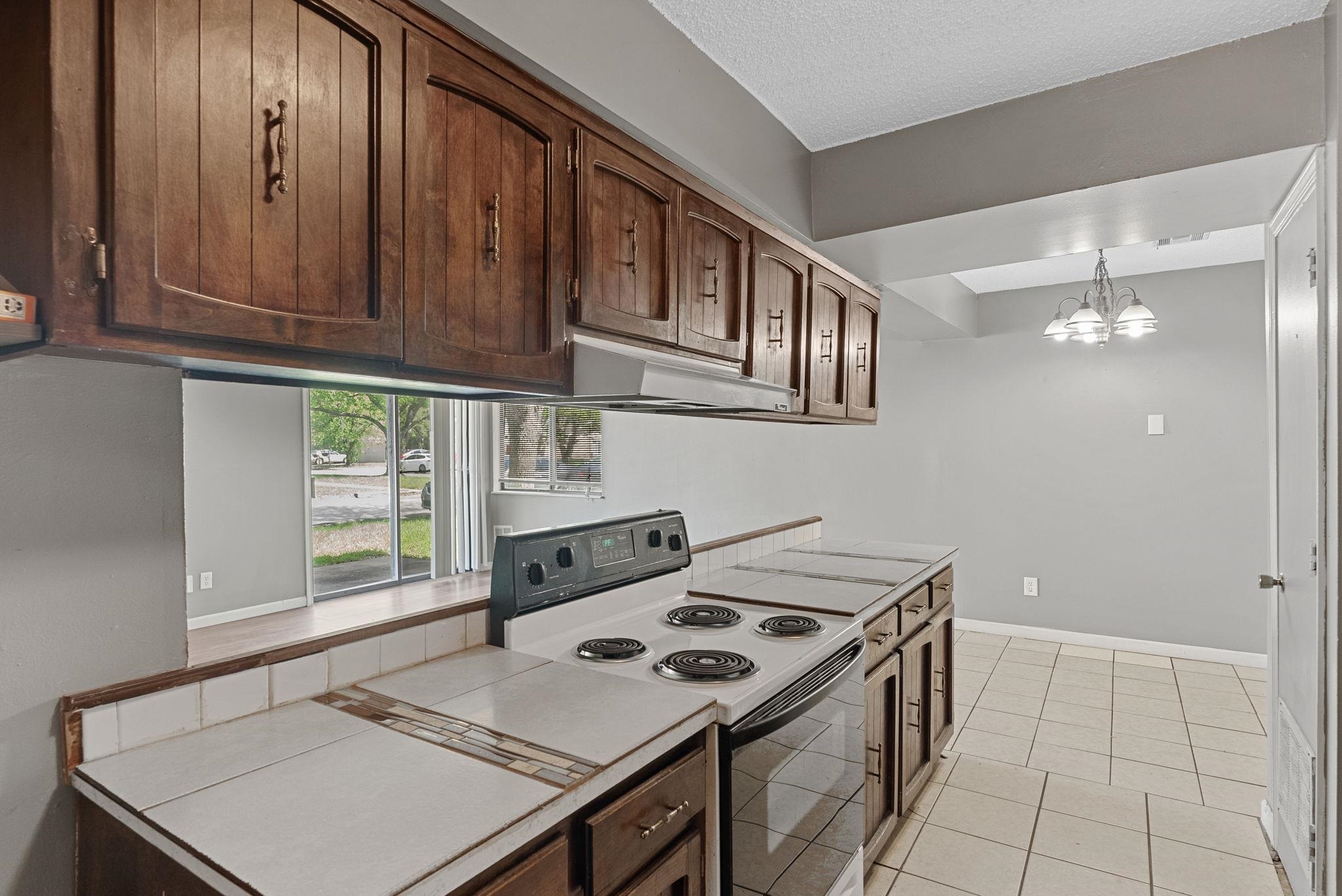 8724 W University St, Wichita, Kansas image 11
