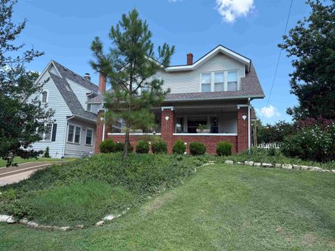 Homes For Sale - 426 S Yale St<br/> Sedgwick County, Wichita, KS 67218