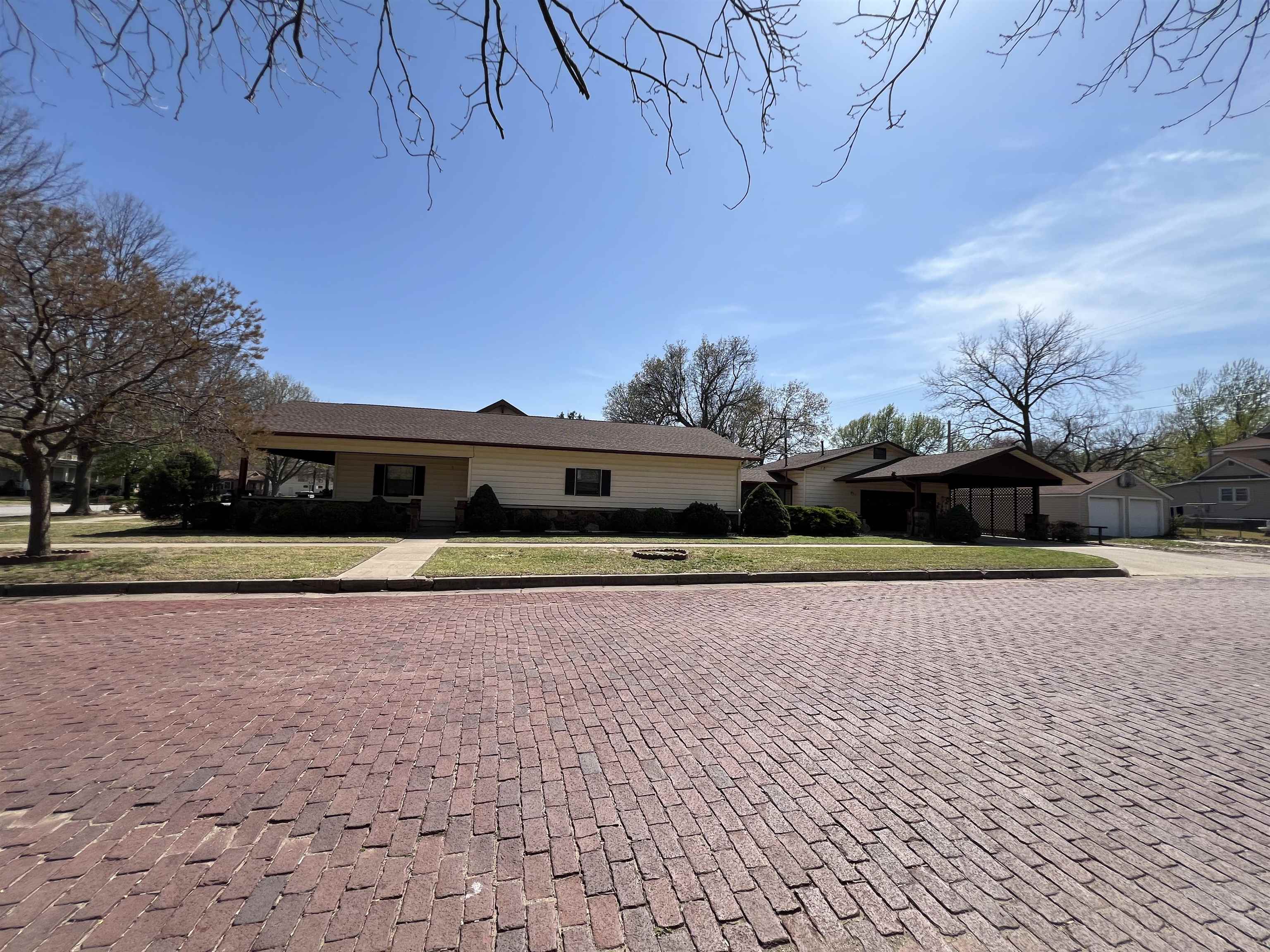 525 N 2nd St, Arkansas City, Kansas image 35