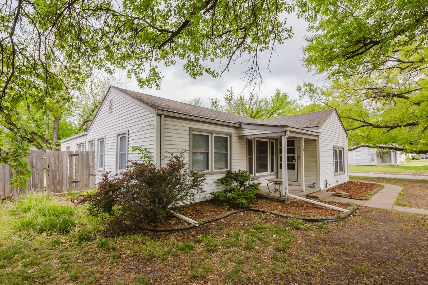 1701 Faulders Ln, Wichita, Kansas image 2