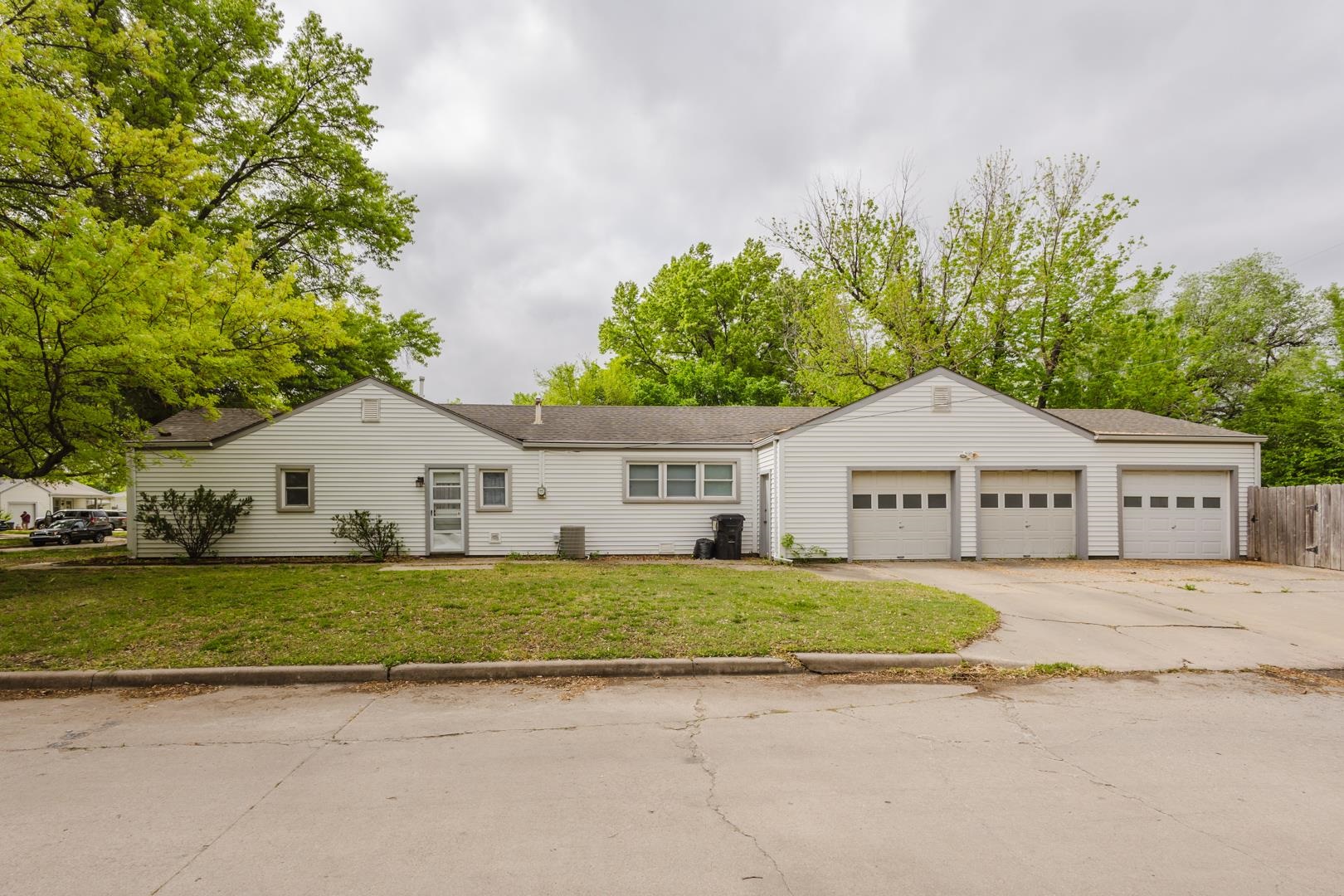 1701 Faulders Ln, Wichita, Kansas image 4
