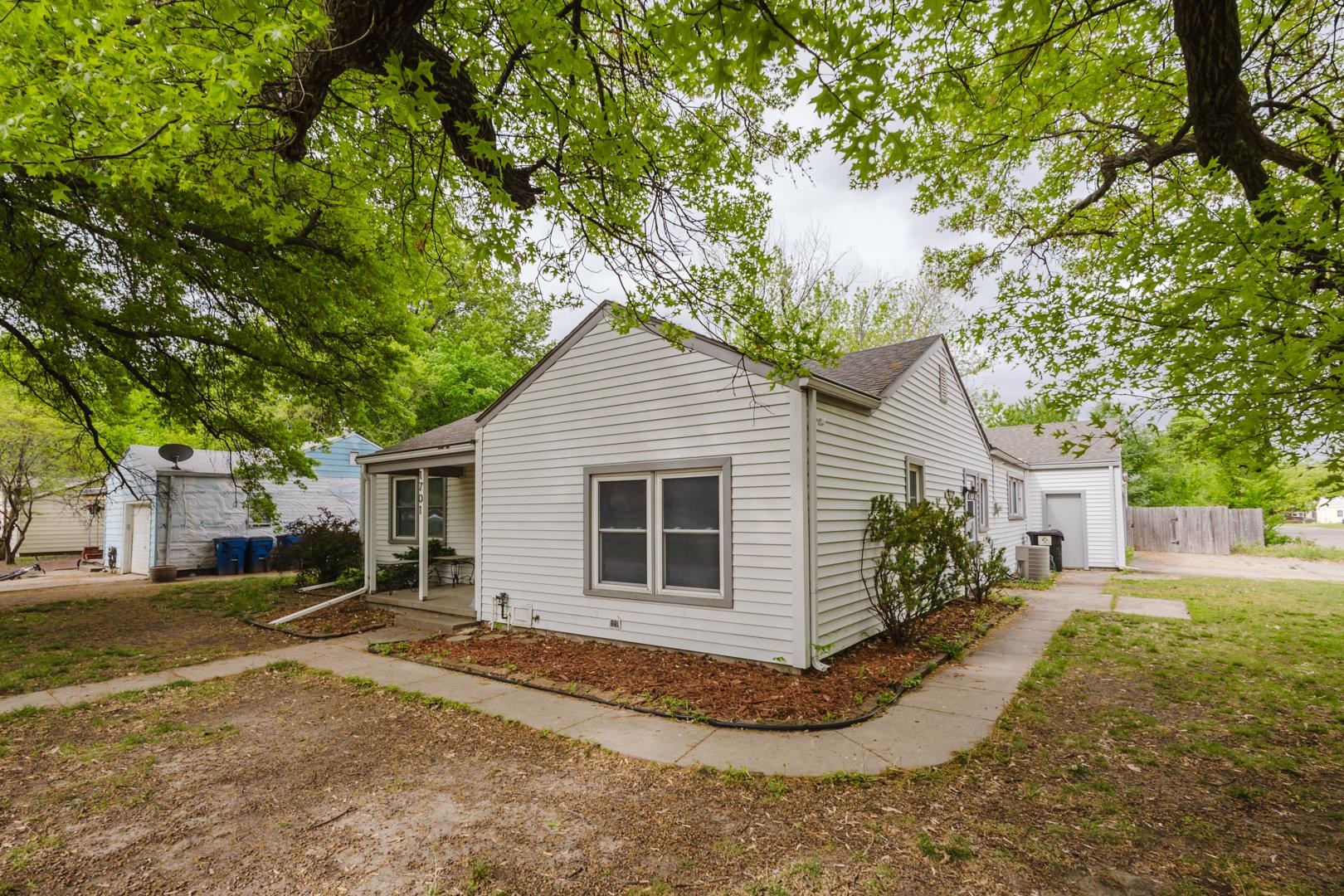 1701 Faulders Ln, Wichita, Kansas image 3