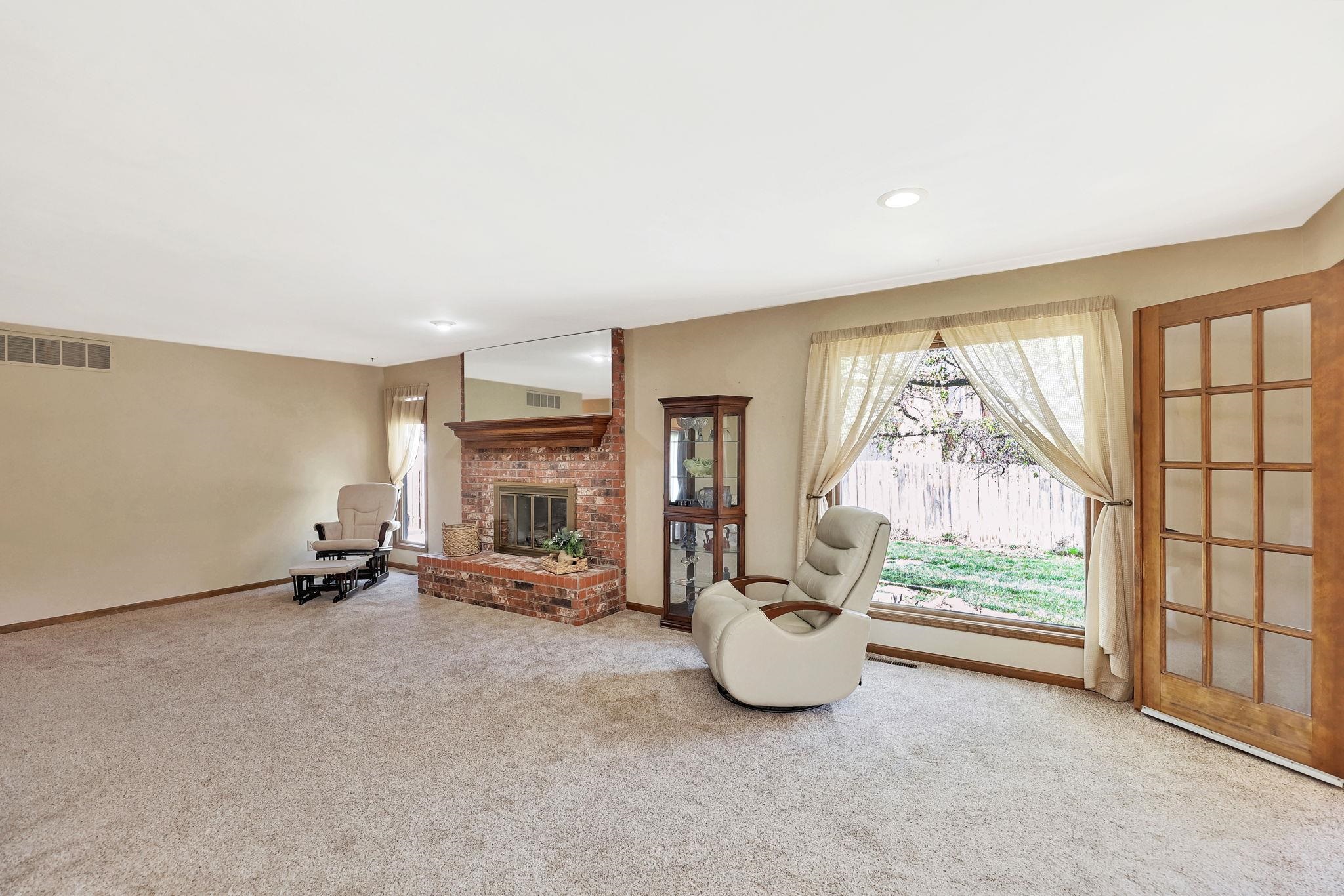 Derby, Kansas 67037, United States, 3 Bedrooms Bedrooms, ,3 BathroomsBathrooms,Residential,Pending,62714