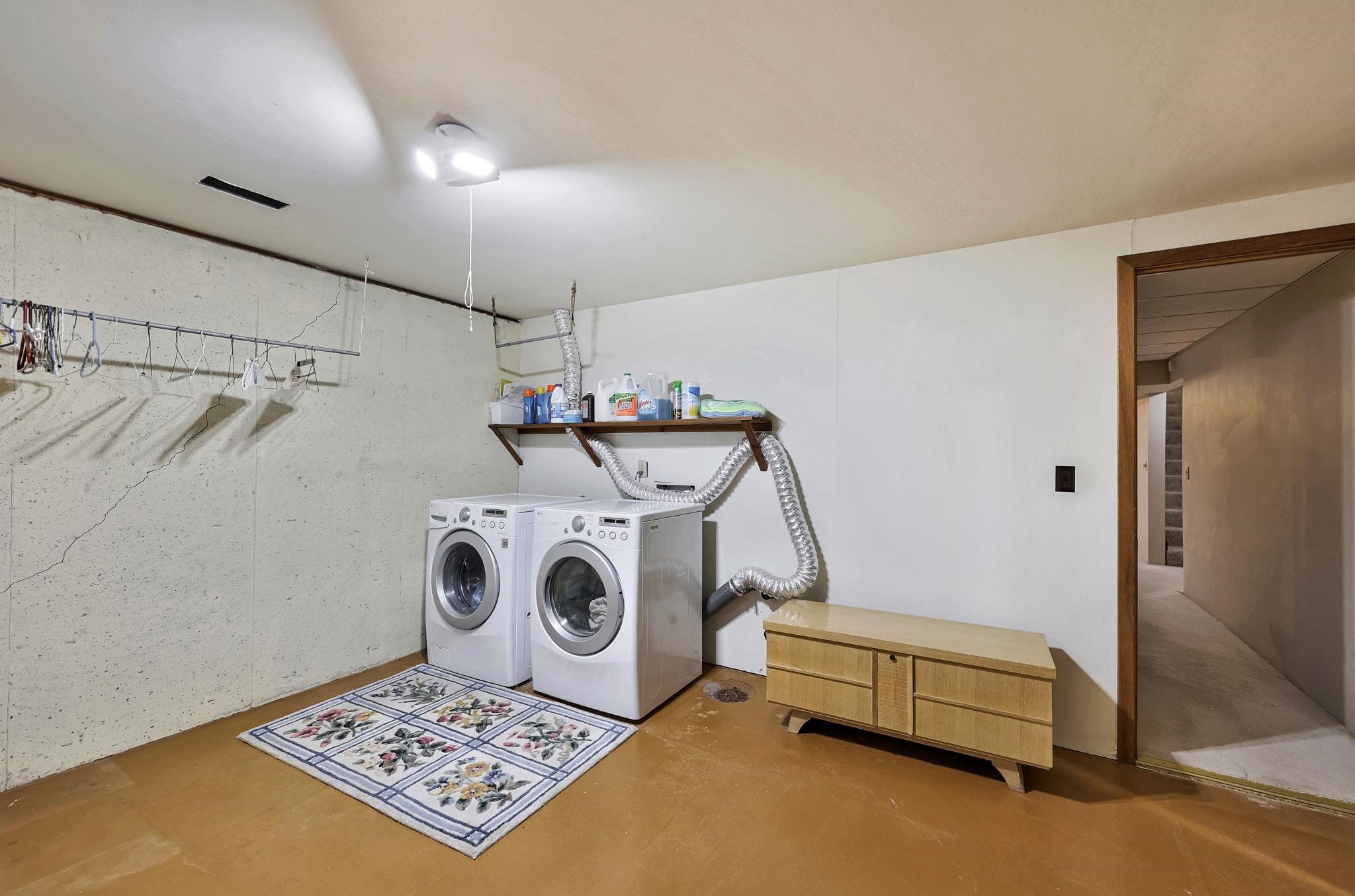 Derby, Kansas 67037, United States, 3 Bedrooms Bedrooms, ,3 BathroomsBathrooms,Residential,Pending,62714