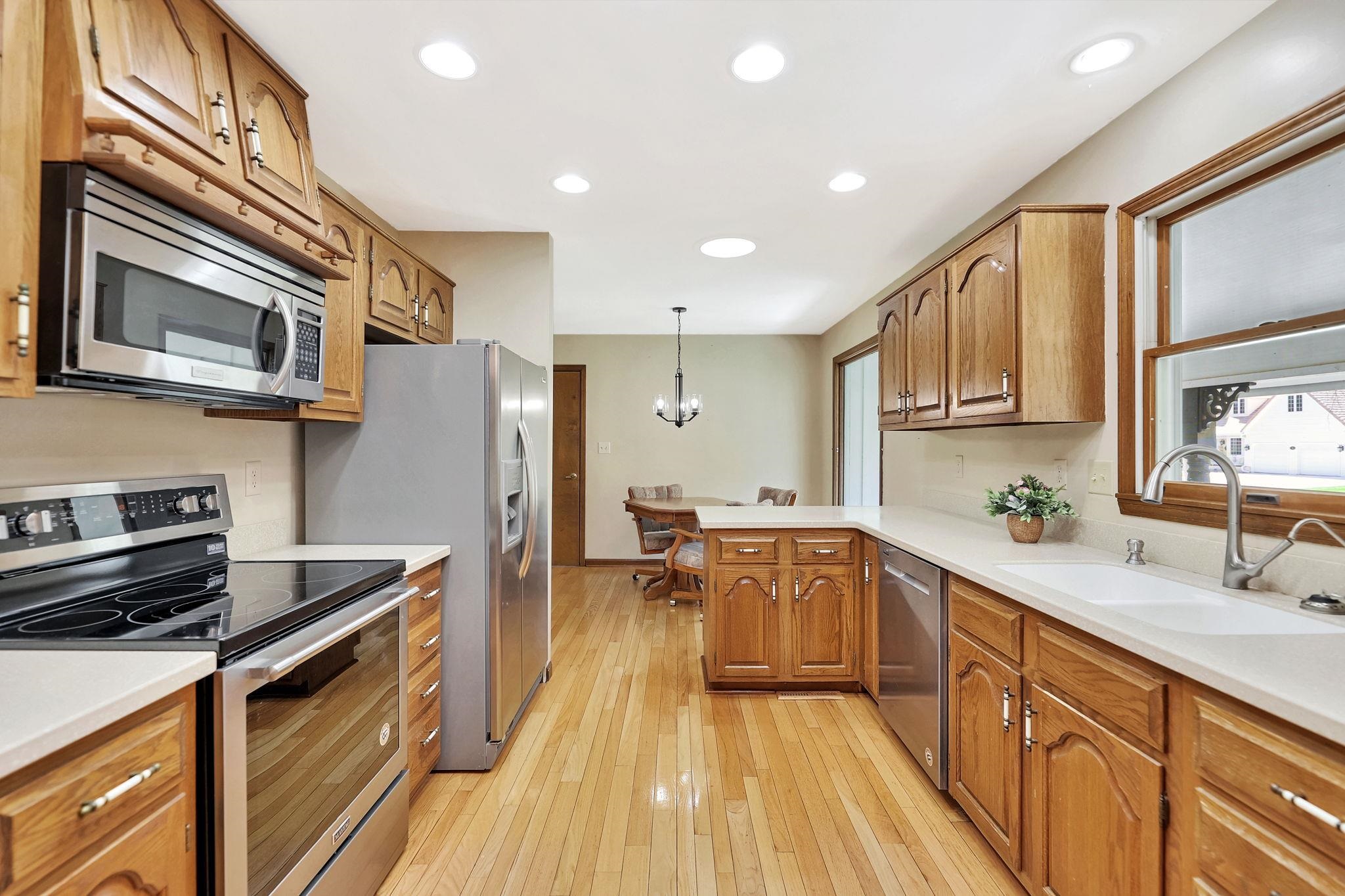 Derby, Kansas 67037, United States, 3 Bedrooms Bedrooms, ,3 BathroomsBathrooms,Residential,Pending,62714