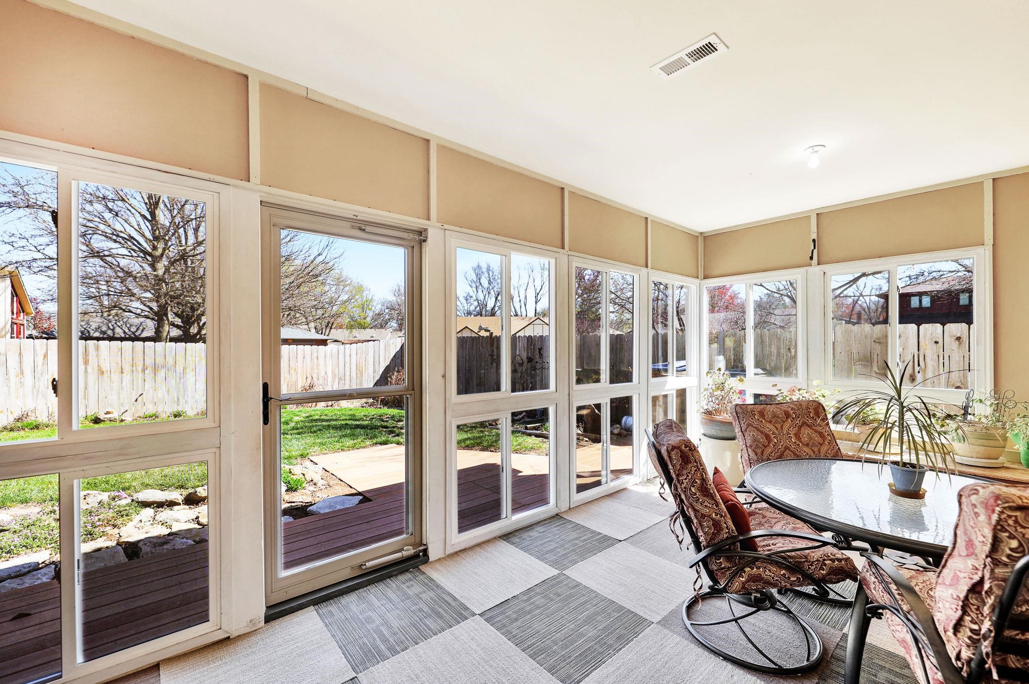 Derby, Kansas 67037, United States, 3 Bedrooms Bedrooms, ,3 BathroomsBathrooms,Residential,Pending,62714