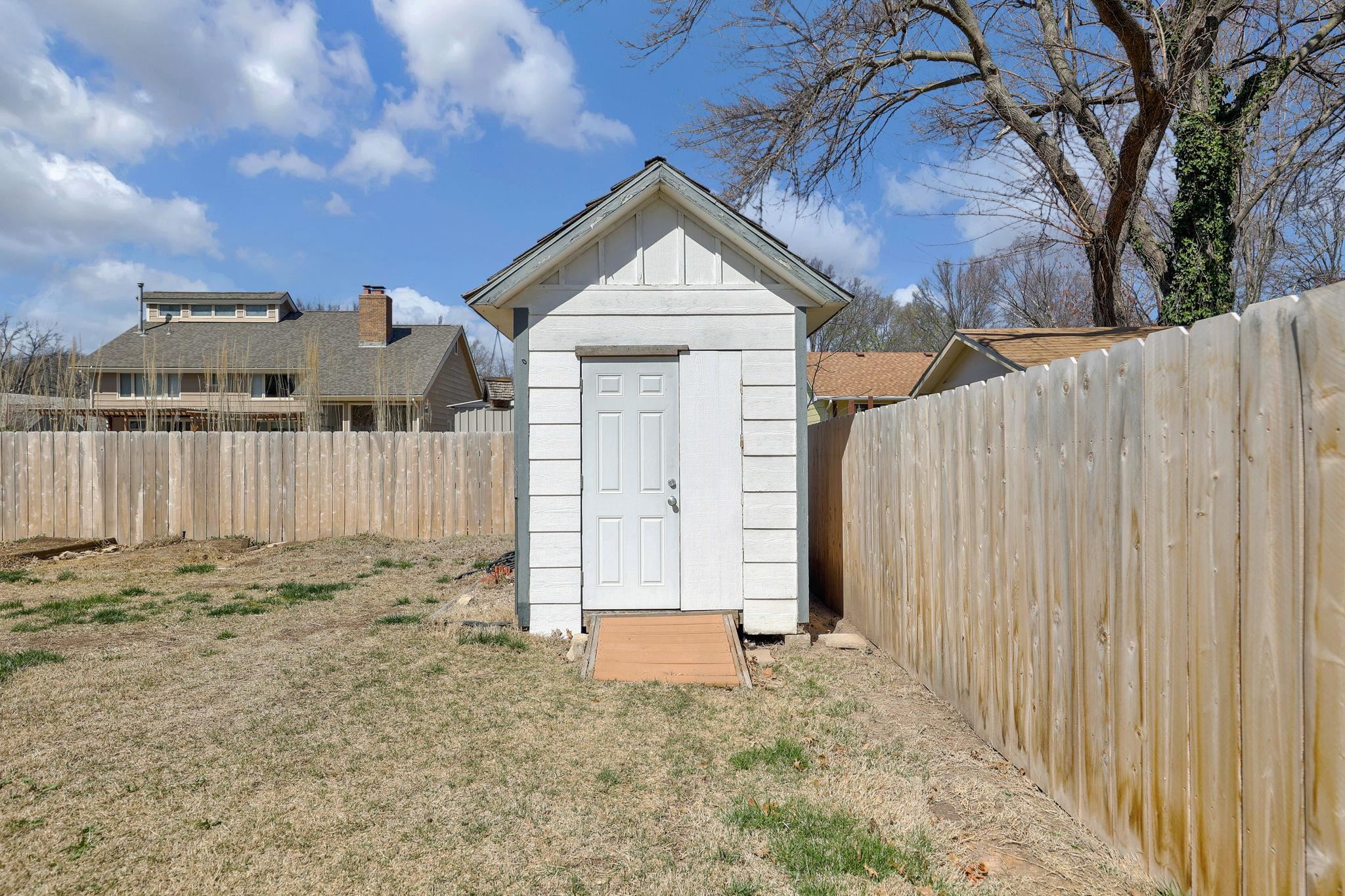 Derby, Kansas 67037, United States, 3 Bedrooms Bedrooms, ,3 BathroomsBathrooms,Residential,Pending,62714