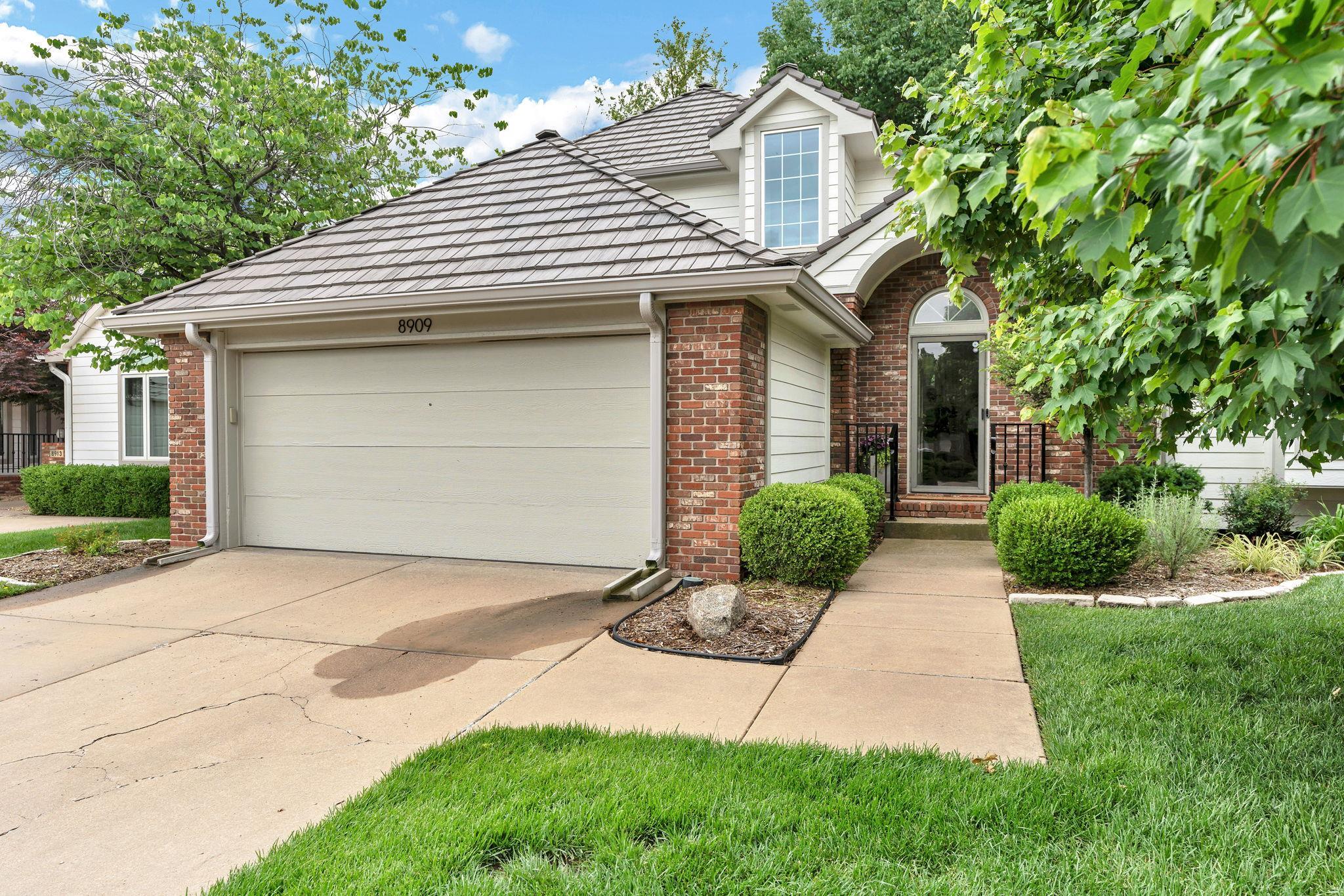 8909 E Bradford Circle, Wichita, Kansas image 1