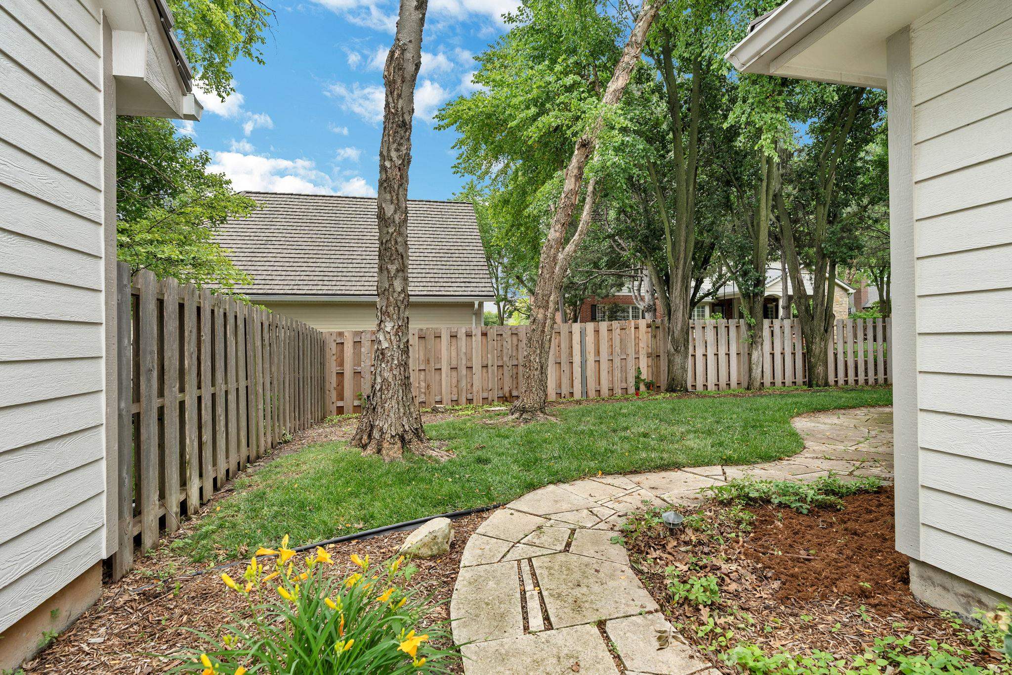 8909 E Bradford Circle, Wichita, Kansas image 33