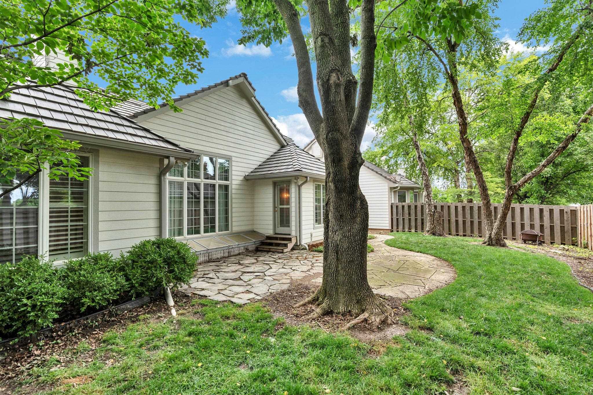 8909 E Bradford Circle, Wichita, Kansas image 36