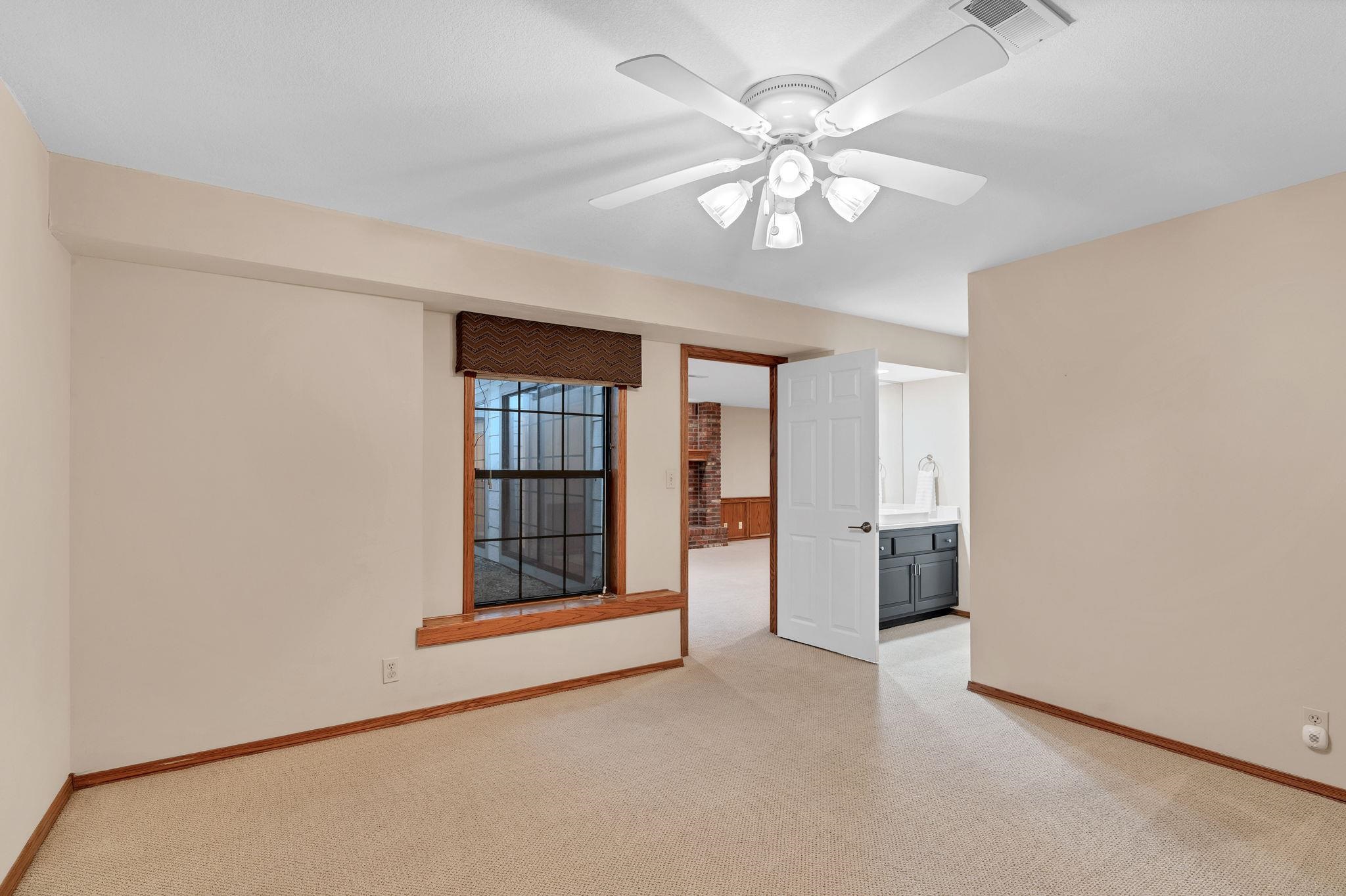 8909 E Bradford Circle, Wichita, Kansas image 29