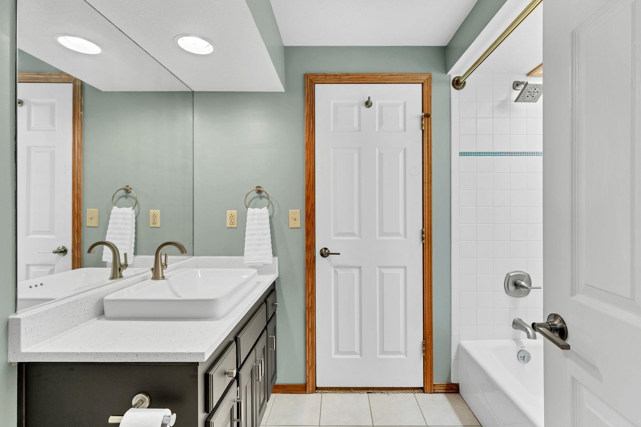 8909 E Bradford Circle, Wichita, Kansas image 31