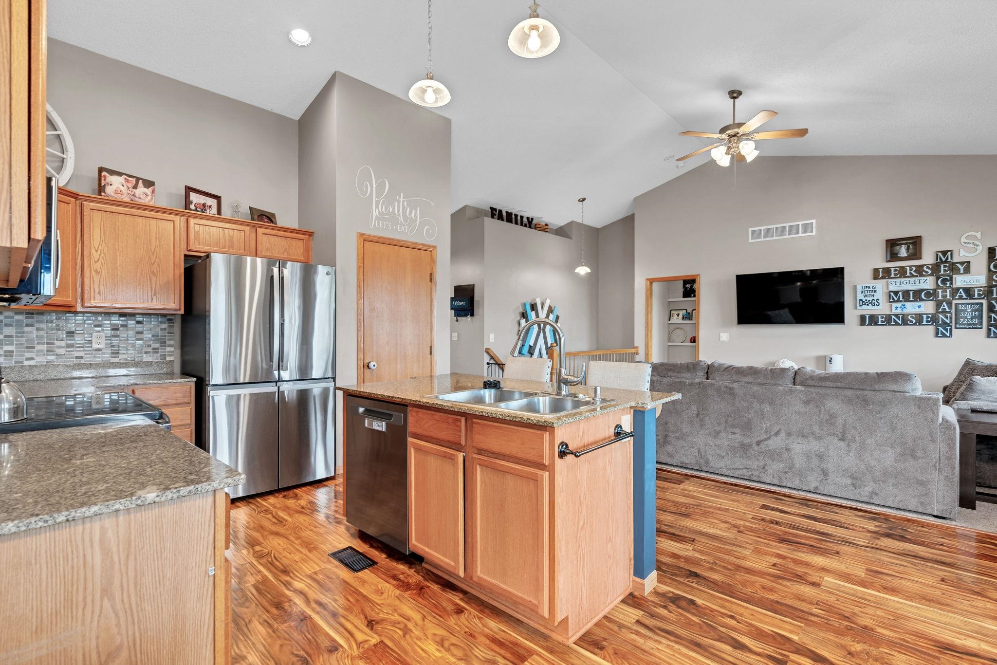 10715 W Waterside Ct, Maize, Kansas image 10