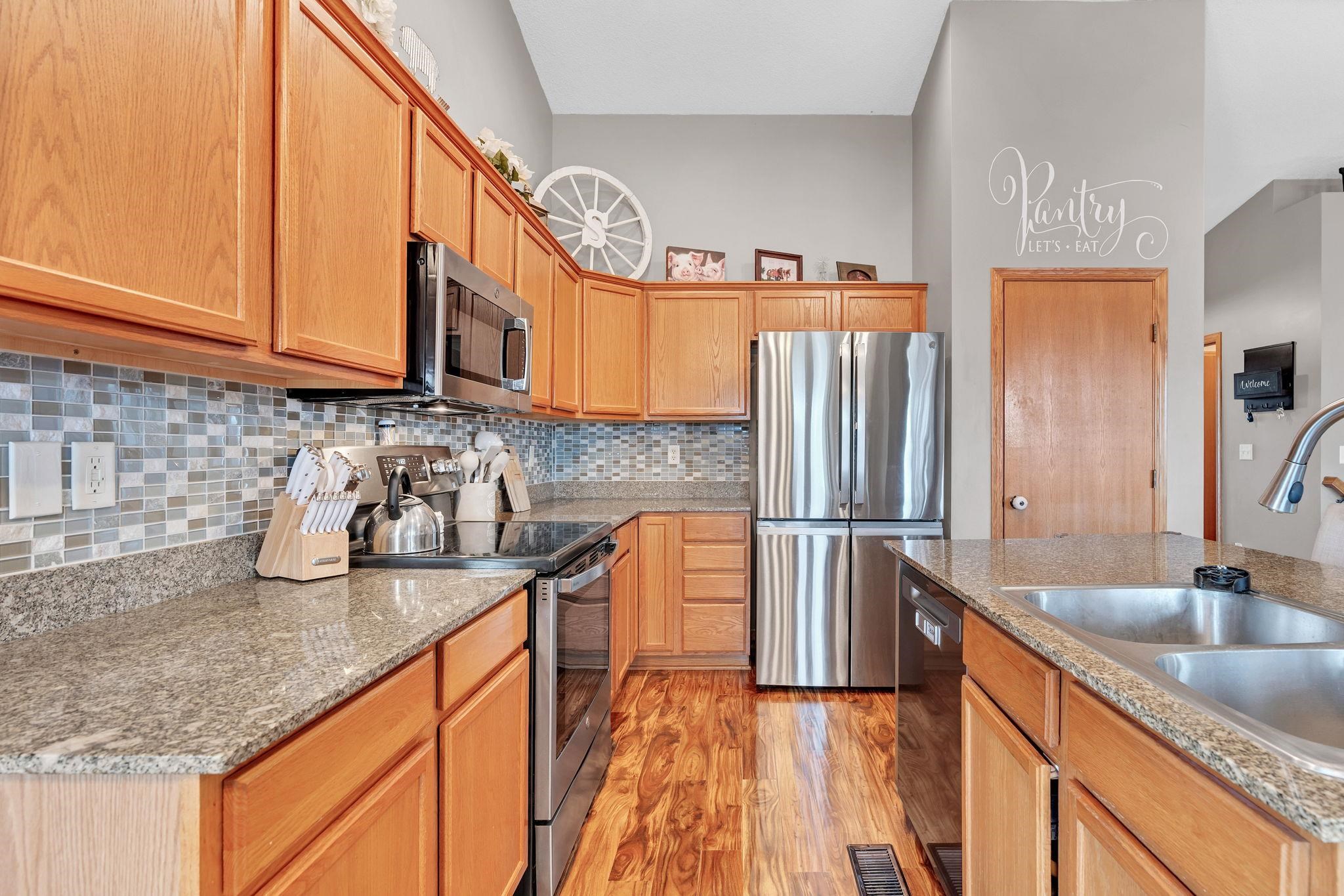 10715 W Waterside Ct, Maize, Kansas image 11