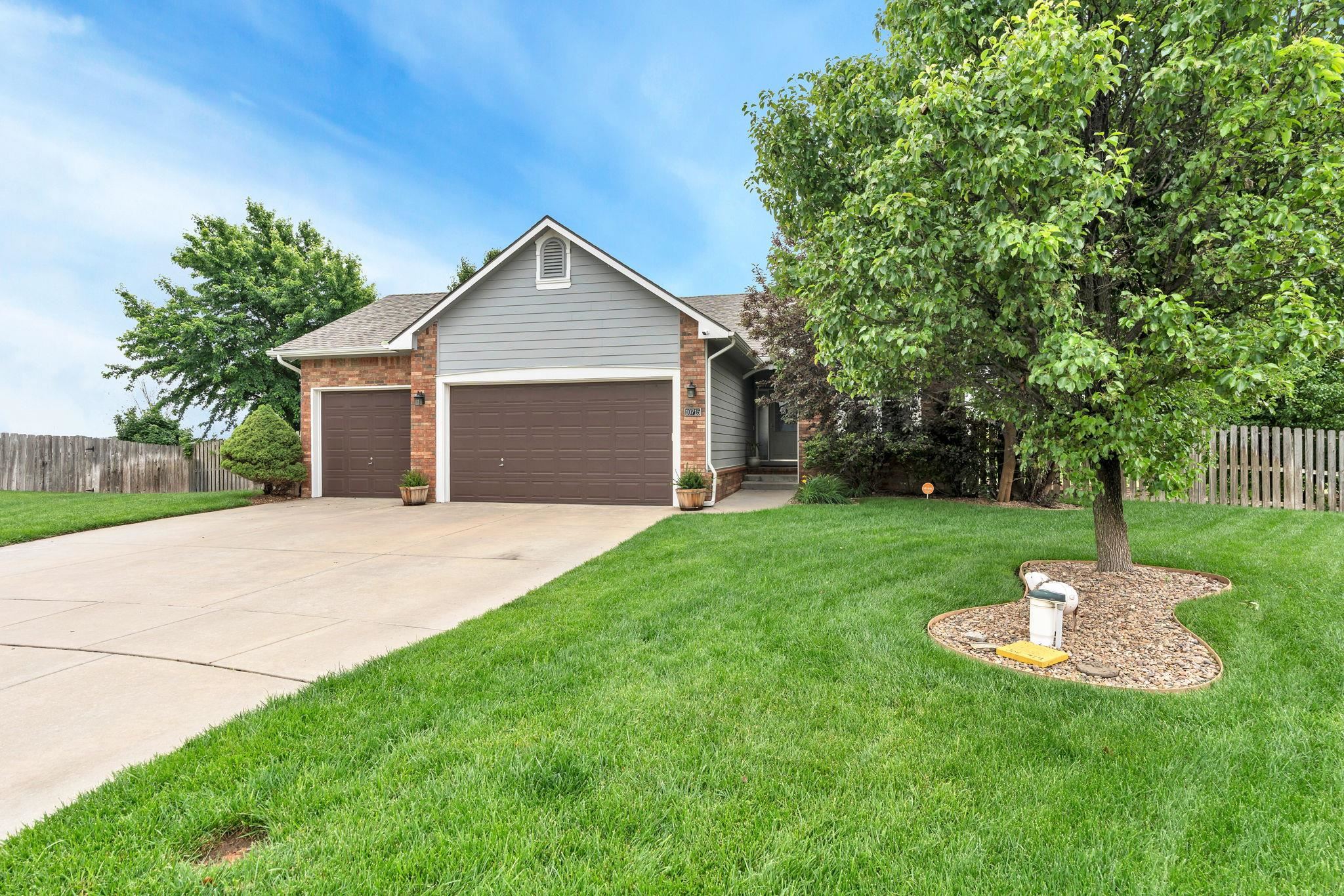 10715 W Waterside Ct, Maize, Kansas image 1