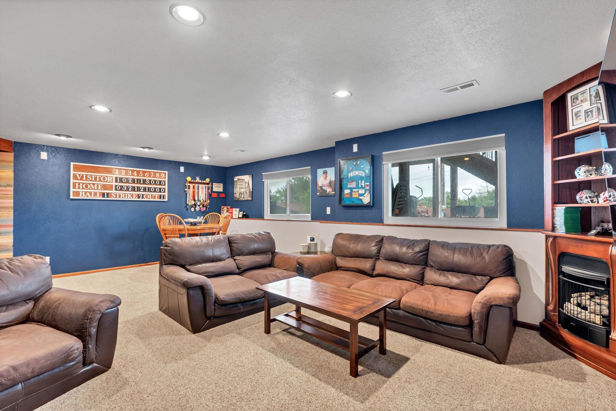 10715 W Waterside Ct, Maize, Kansas image 22