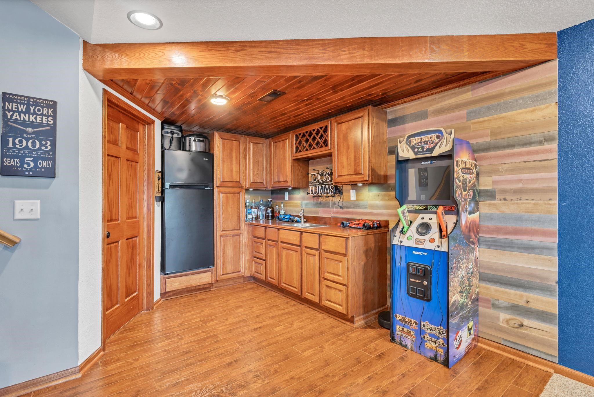 10715 W Waterside Ct, Maize, Kansas image 19