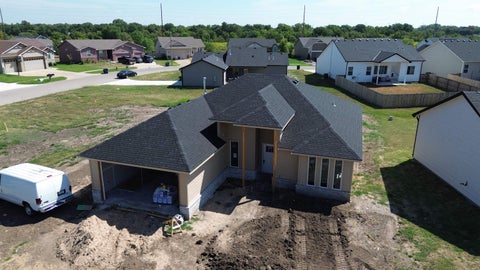 Homes For Sale - 728 N Red Bud Ave<br/> Valley Center, KS 67147