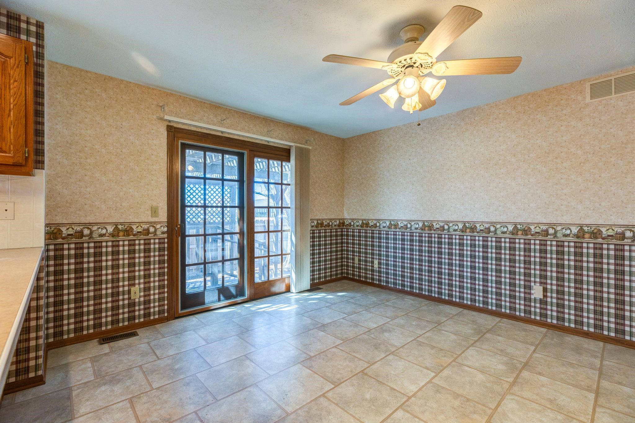 1402 Austin Cir, Salina, Kansas image 10