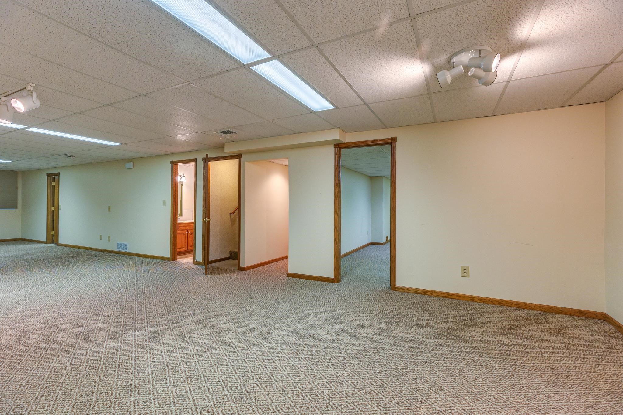 1402 Austin Cir, Salina, Kansas image 27