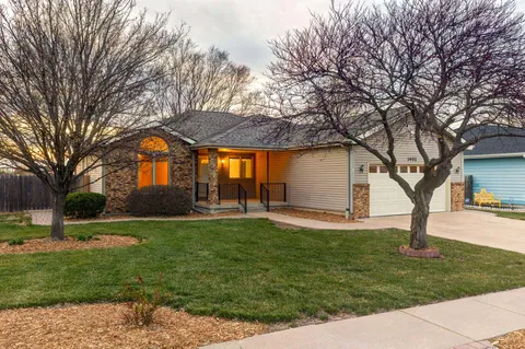 1402 Austin Cir, Salina, KS 67401 - MLS#: 652700