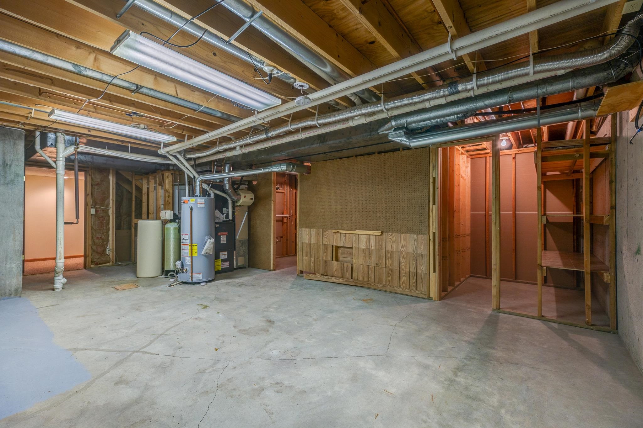1402 Austin Cir, Salina, Kansas image 35
