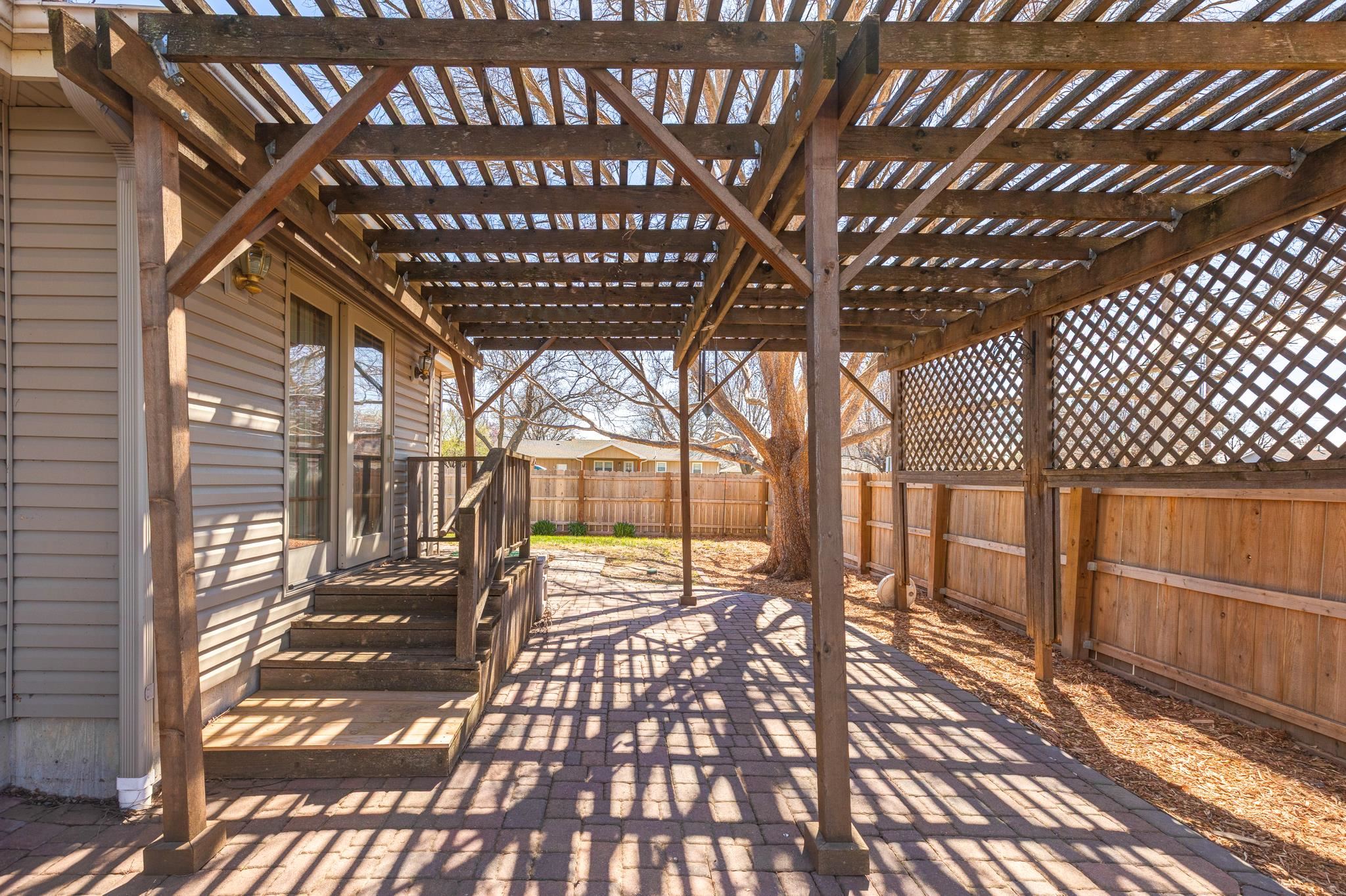 1402 Austin Cir, Salina, Kansas image 11
